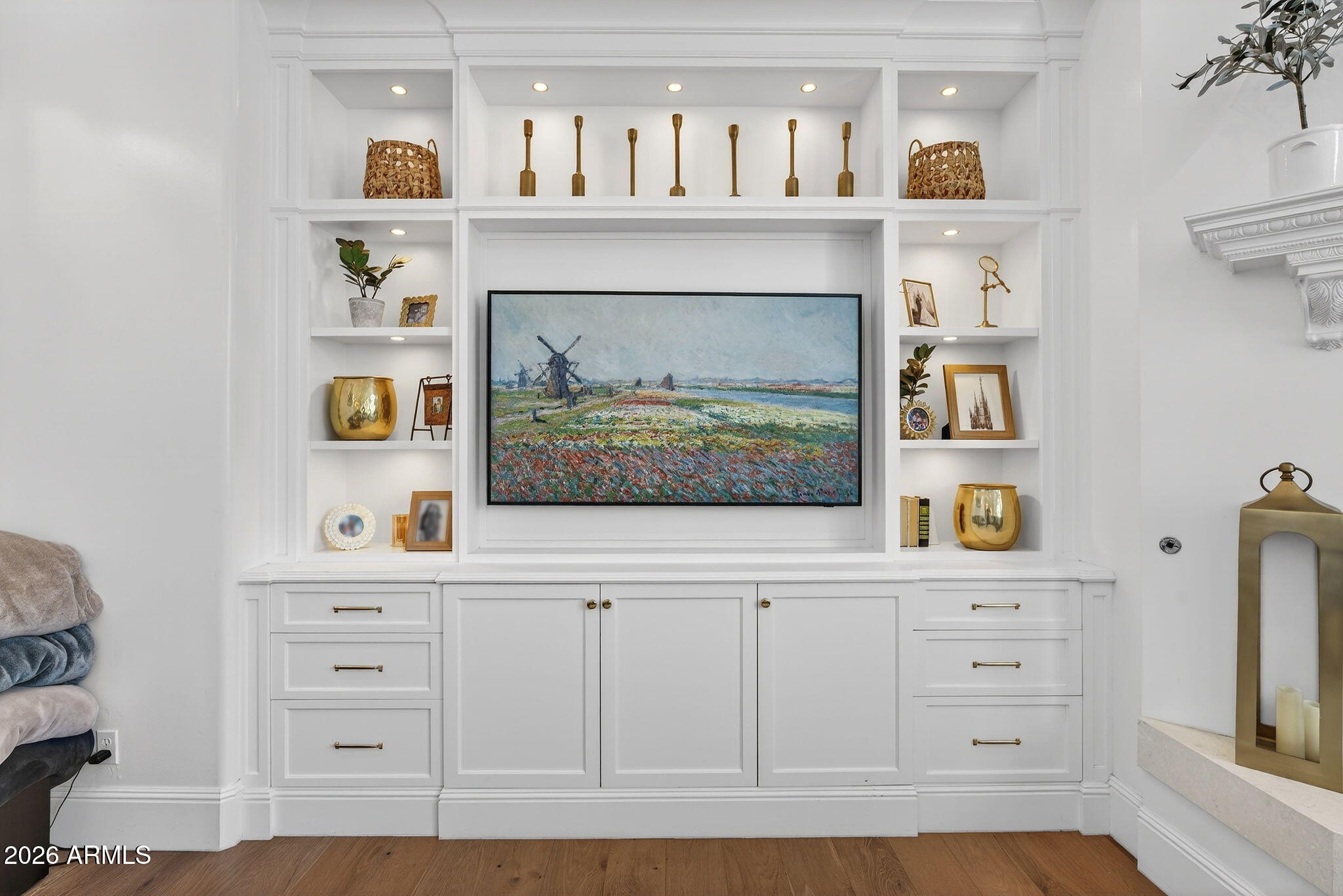 WHITEWING AT HIGLEY - Residential