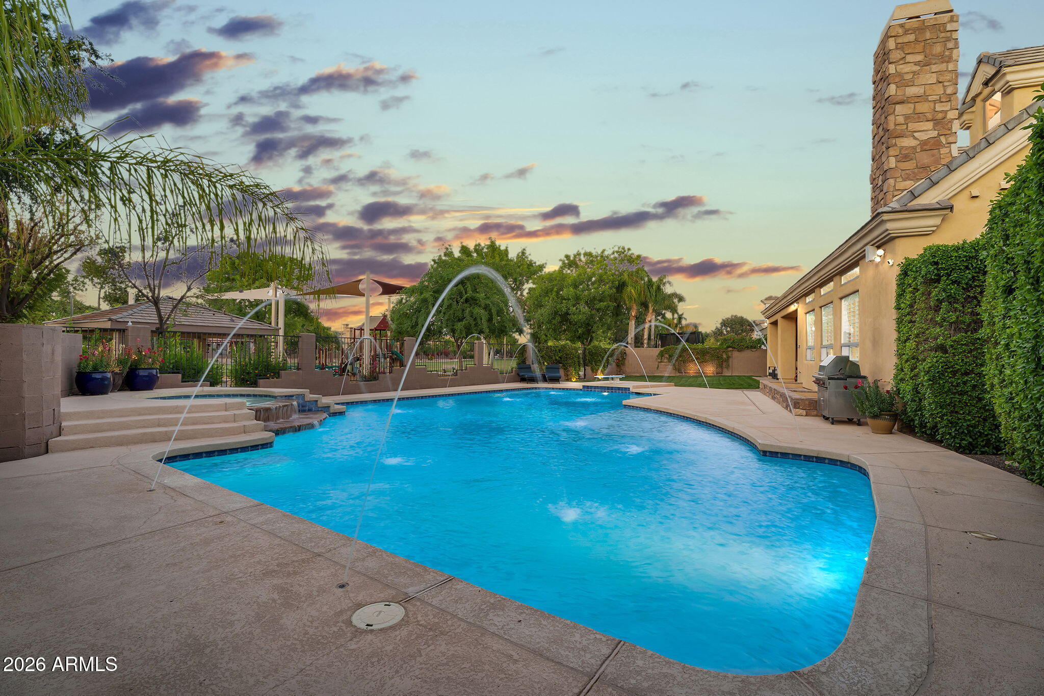 WHITEWING AT HIGLEY - Residential