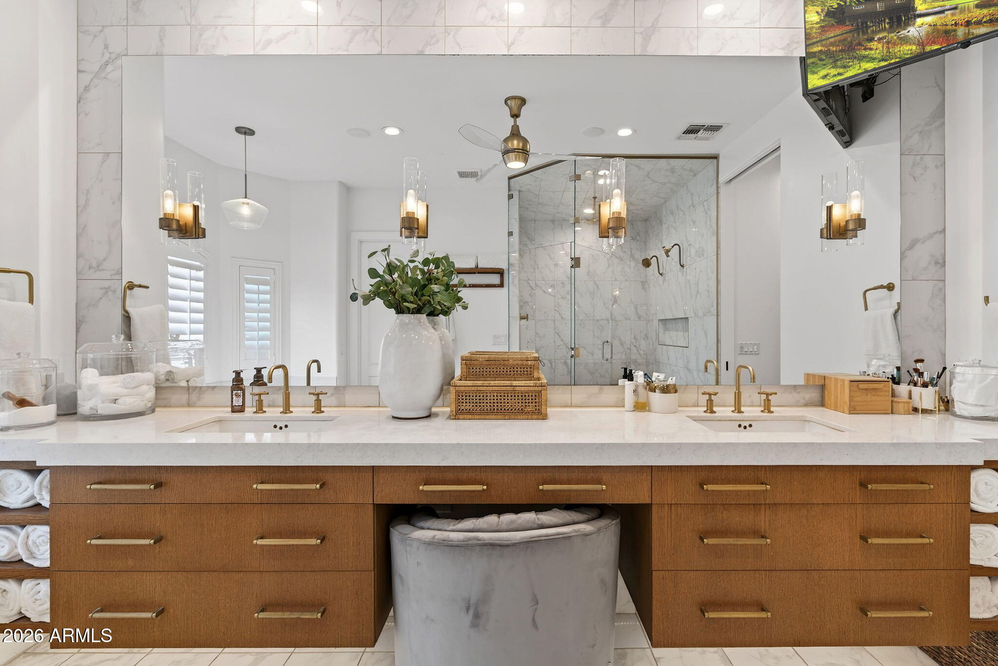 WHITEWING AT HIGLEY - Residential