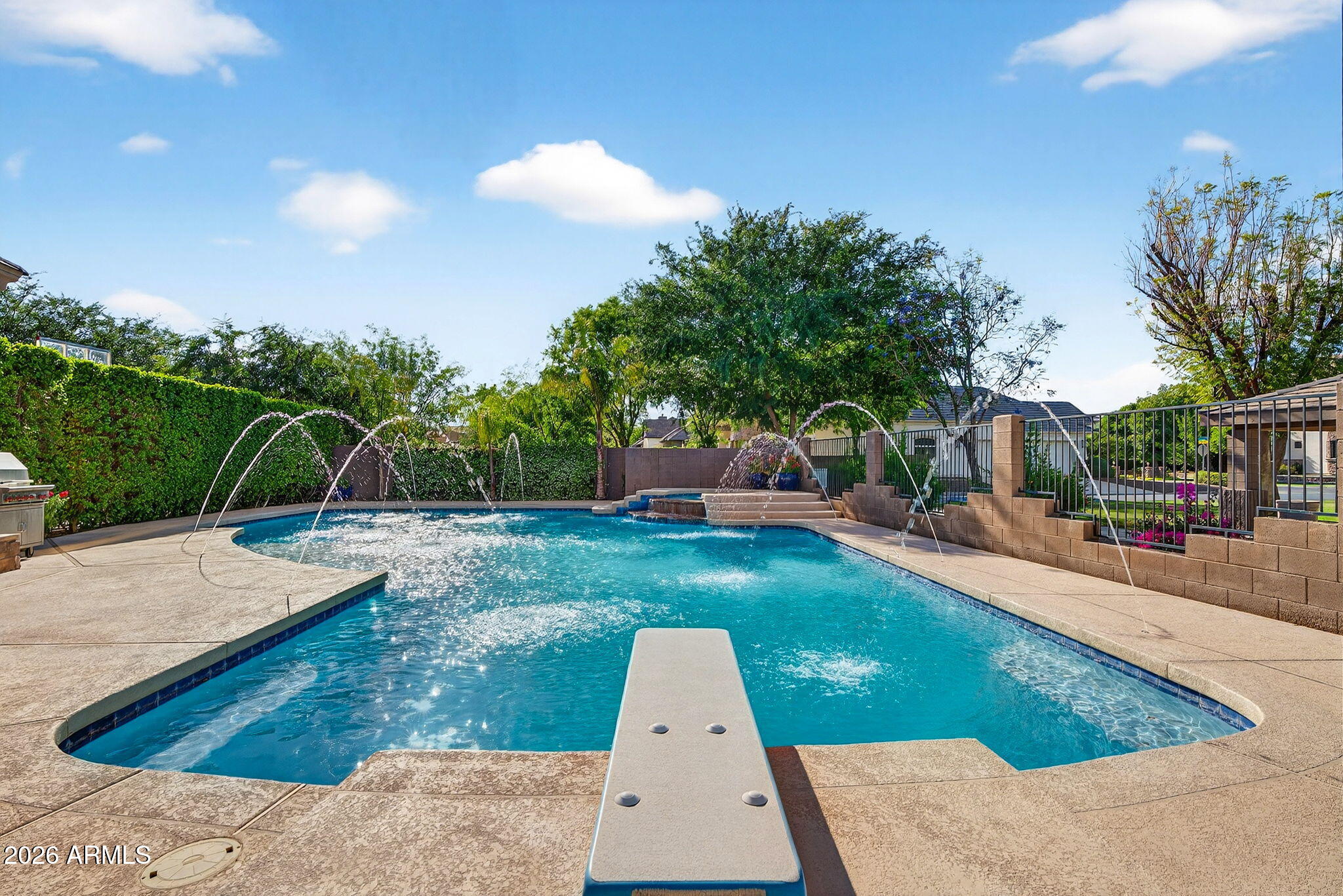WHITEWING AT HIGLEY - Residential