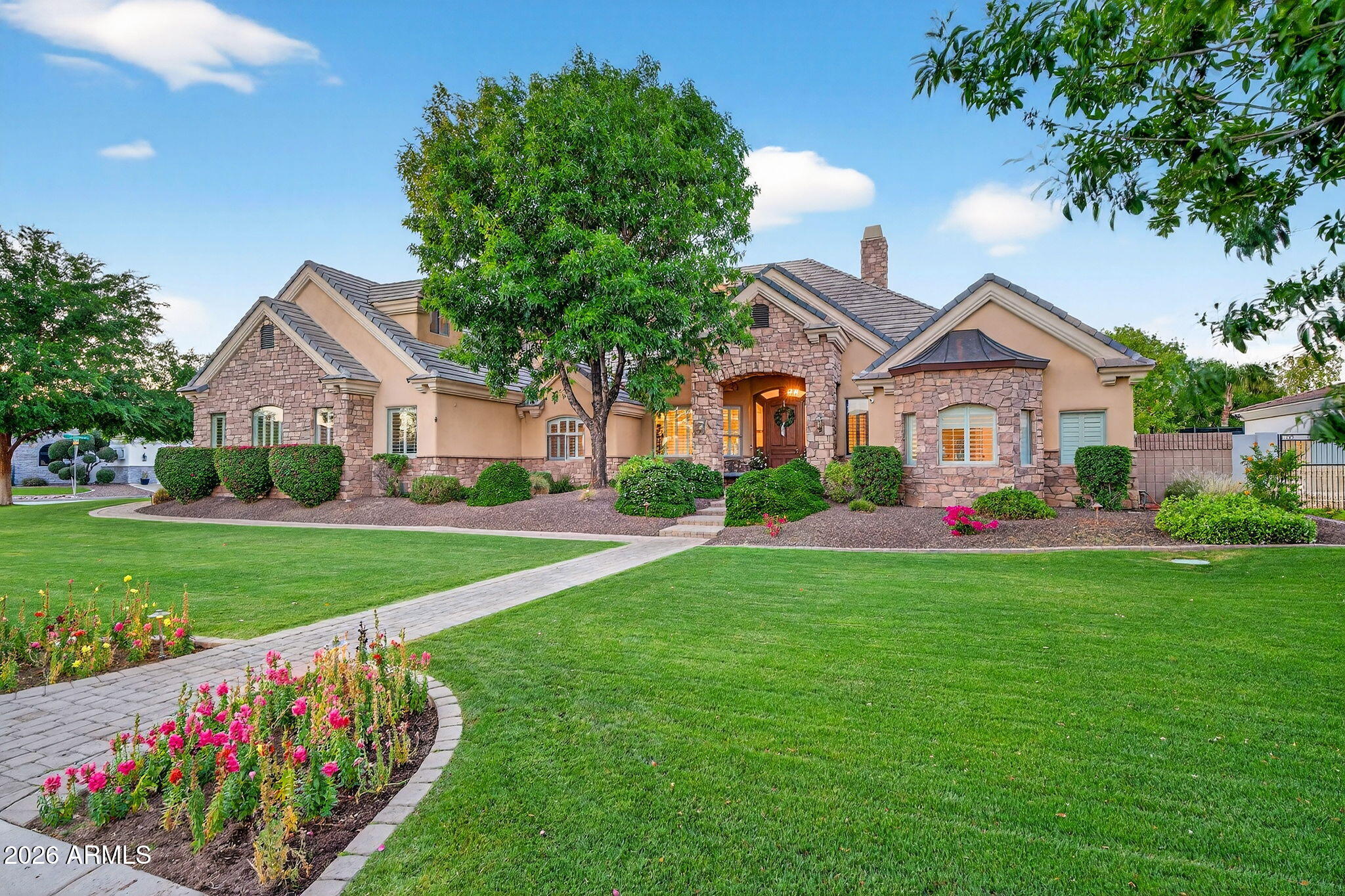 WHITEWING AT HIGLEY - Residential