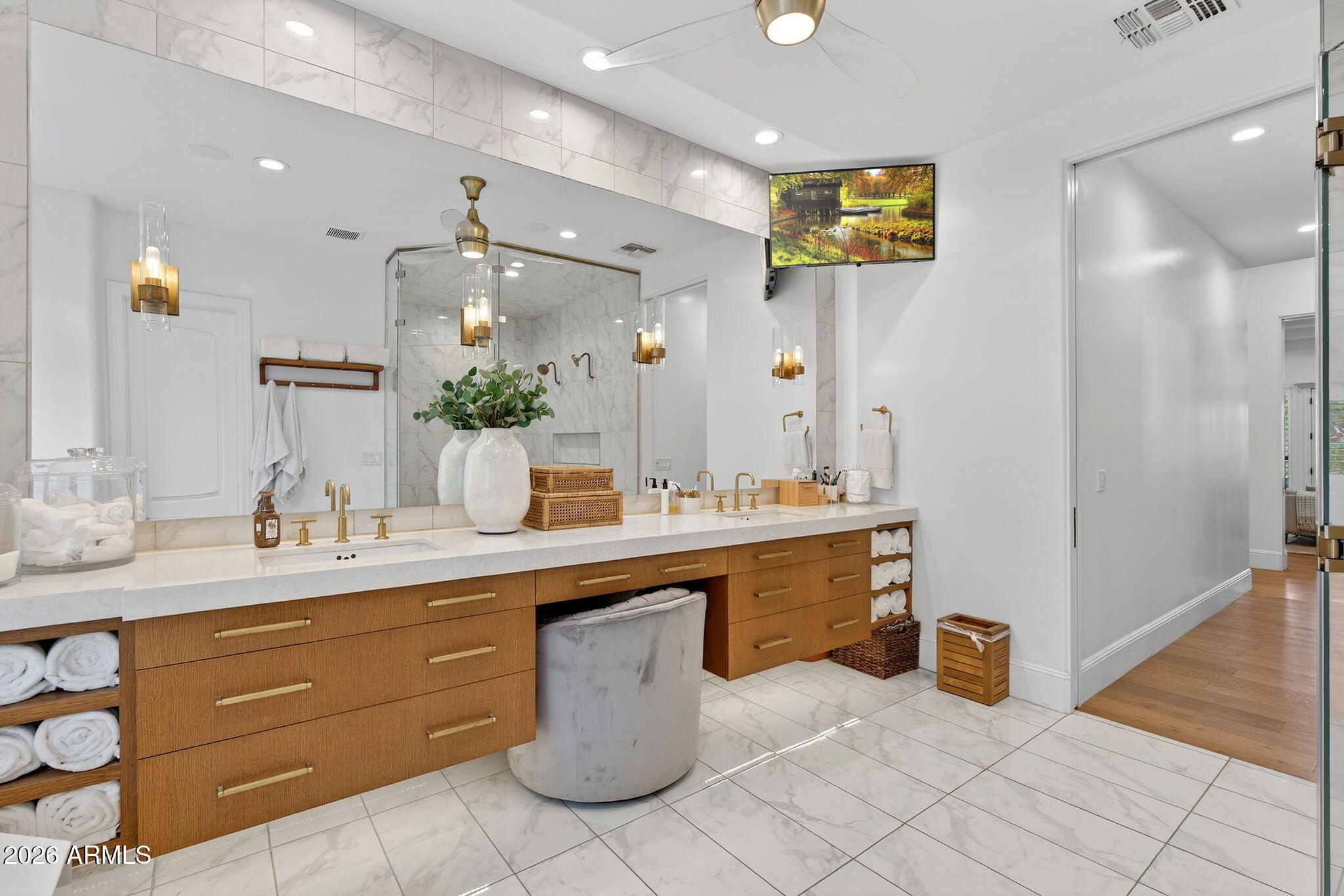WHITEWING AT HIGLEY - Residential