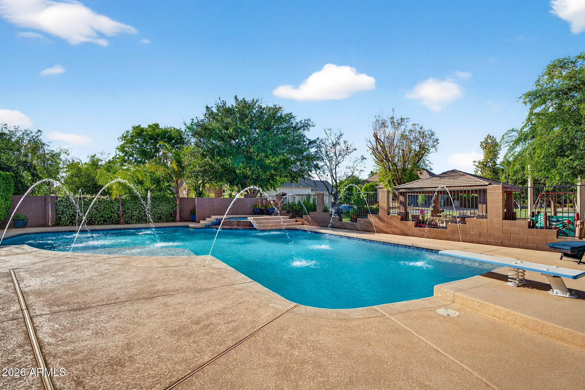 WHITEWING AT HIGLEY - Residential