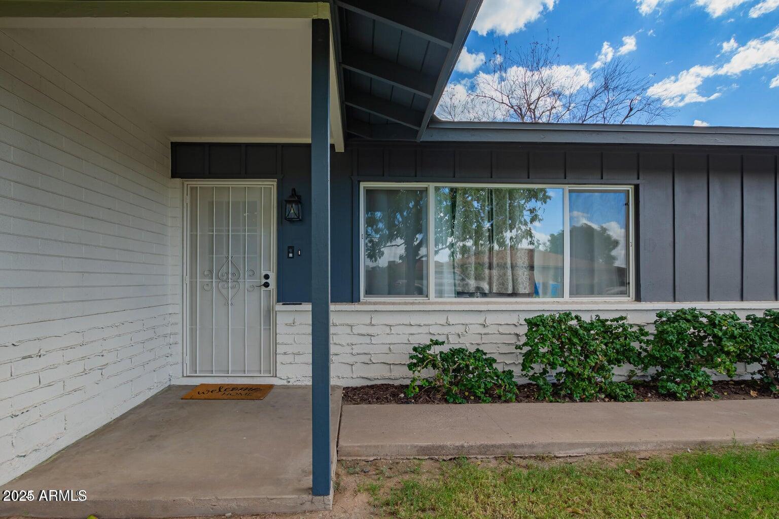 Search Homes 1 2425 W SHADY GLEN Avenue