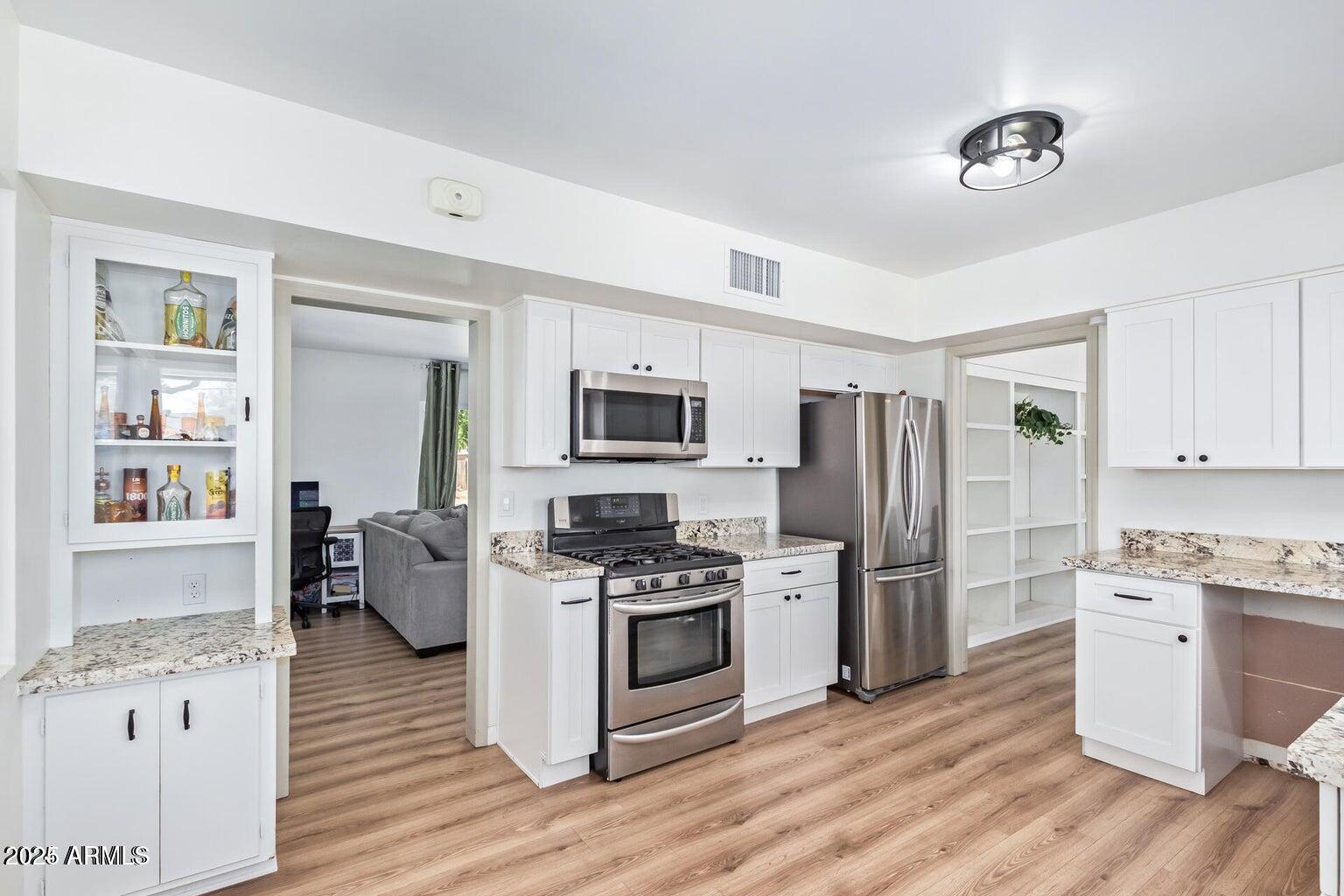 Search Homes 3 2425 W SHADY GLEN Avenue