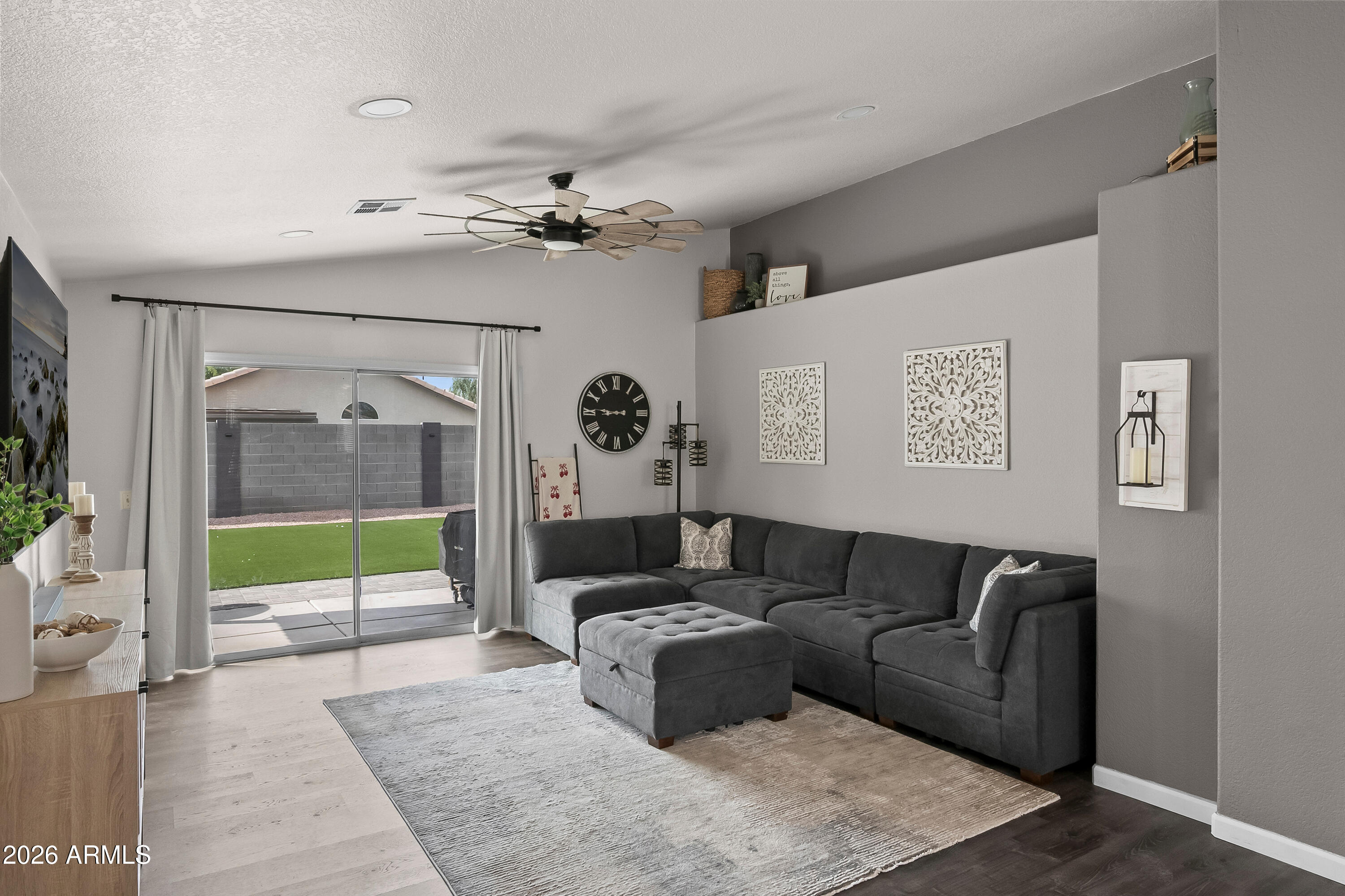 2539 E CAMINO Street