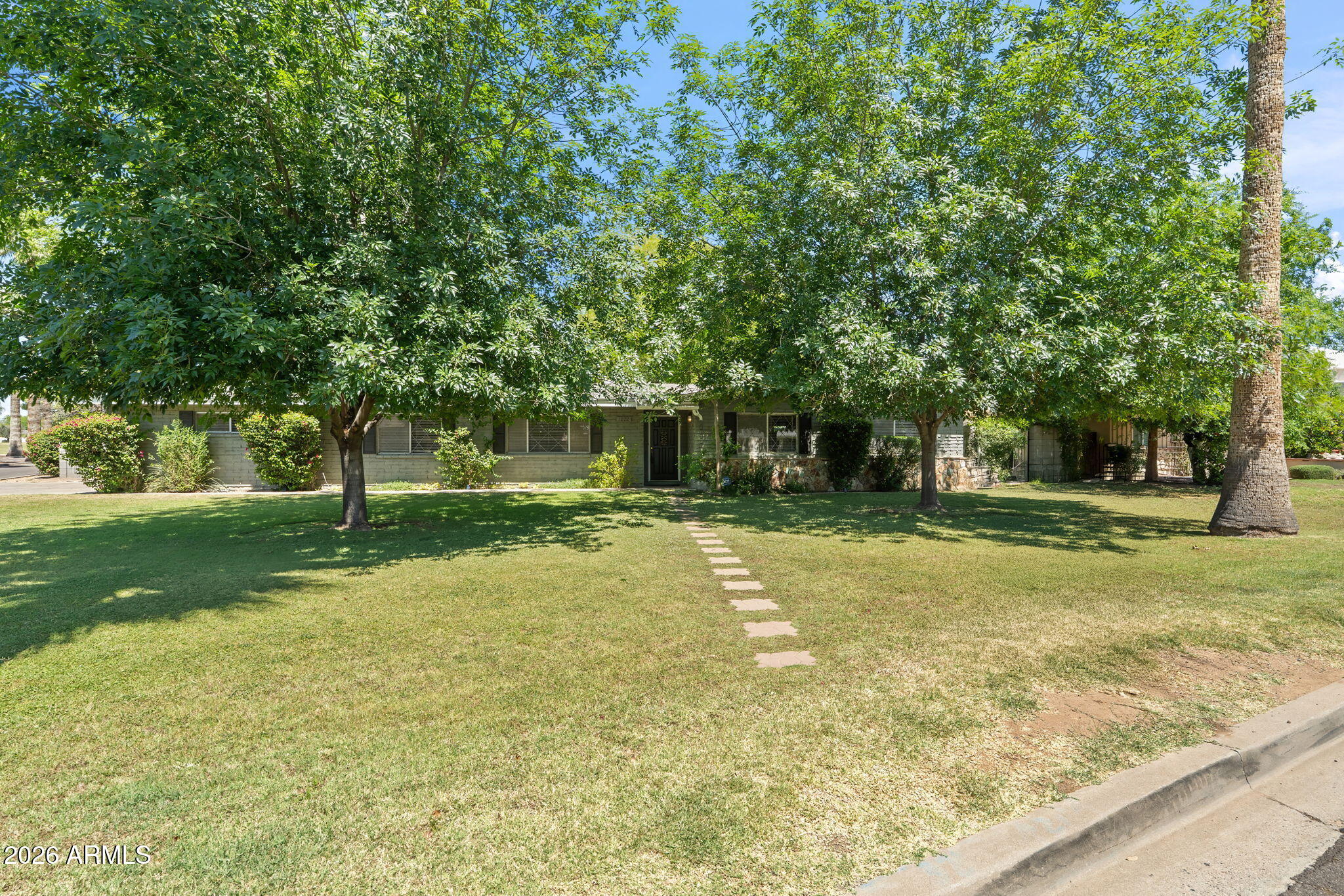 1022 W Las Palmaritas Drive