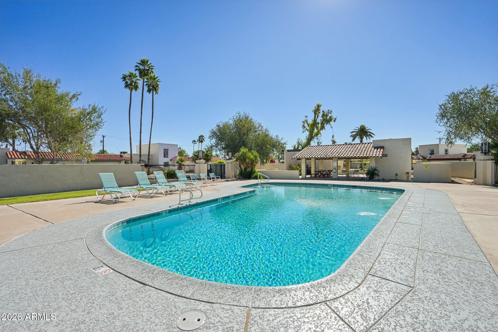 1035 E LAGUNA Drive