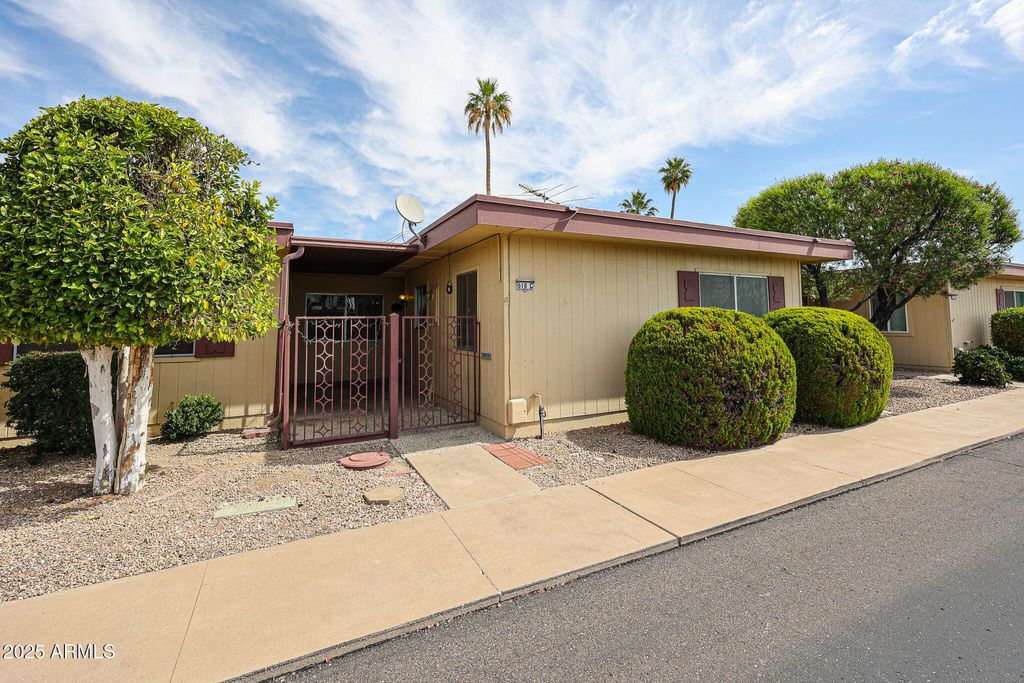 Photo of 13618 N 98th Avenue #C, Sun City, AZ 85351 (MLS # 6861162)