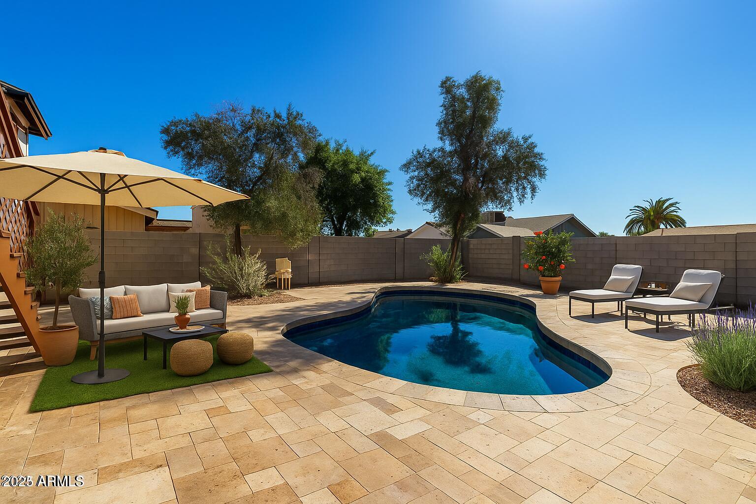 7613 W FLOWER Street