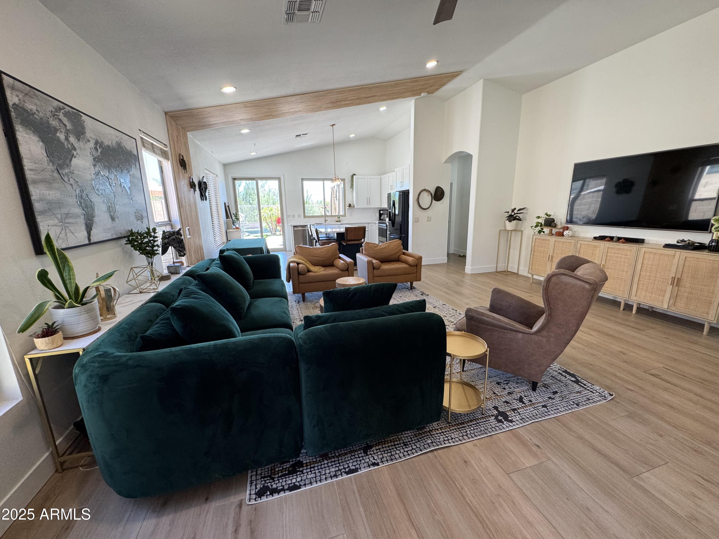 4349 E SMOKEHOUSE Trail