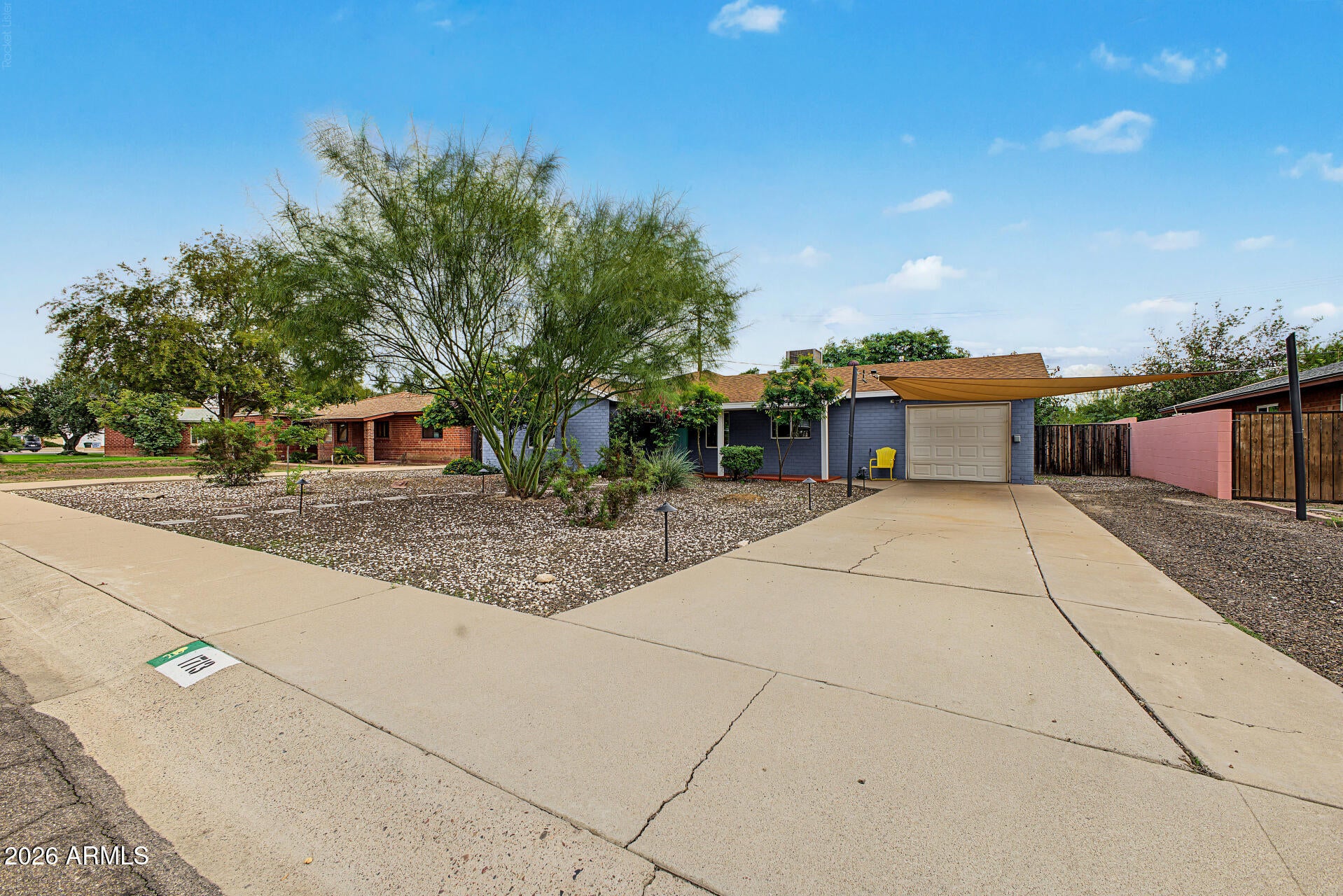 1713 W MACKENZIE Drive