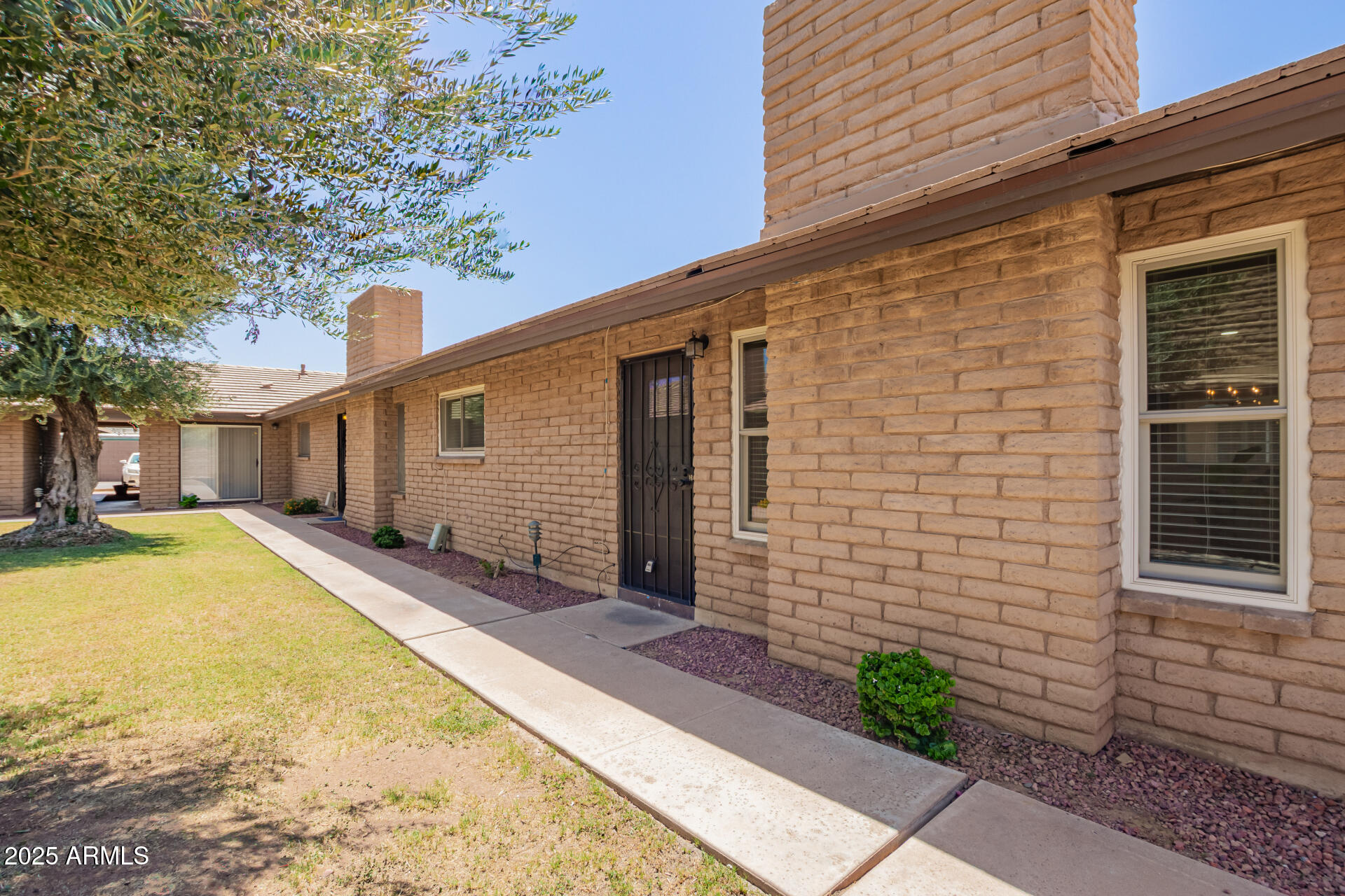 2015 E SOUTHERN Avenue 16