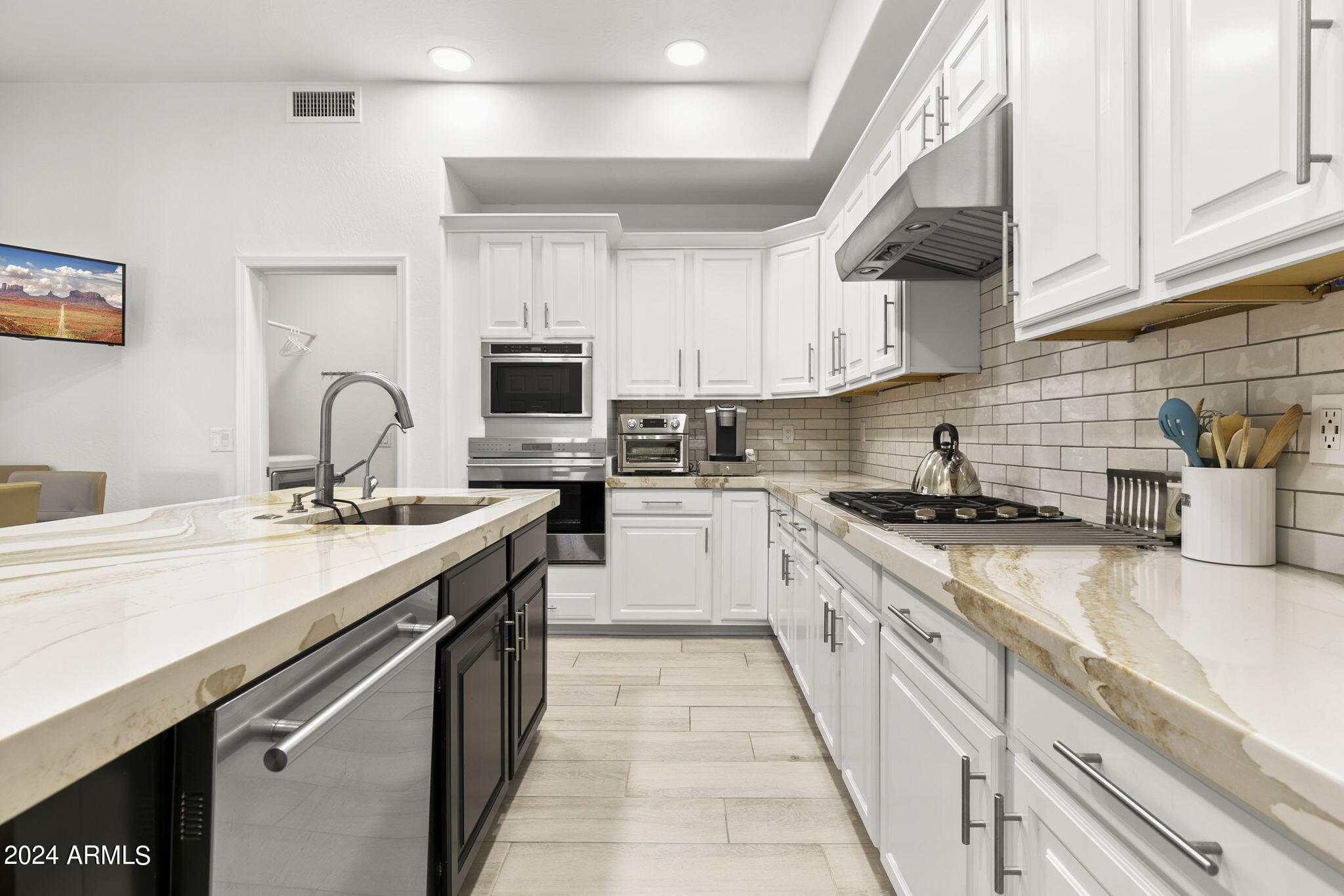 15240 N CLUBGATE Drive 138