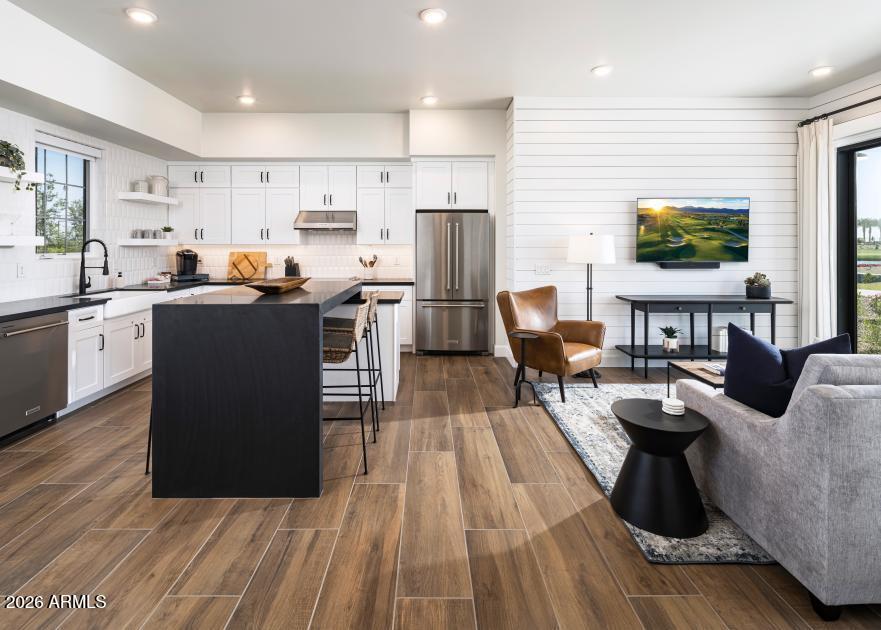 11800 N GREENWICH Boulevard 100