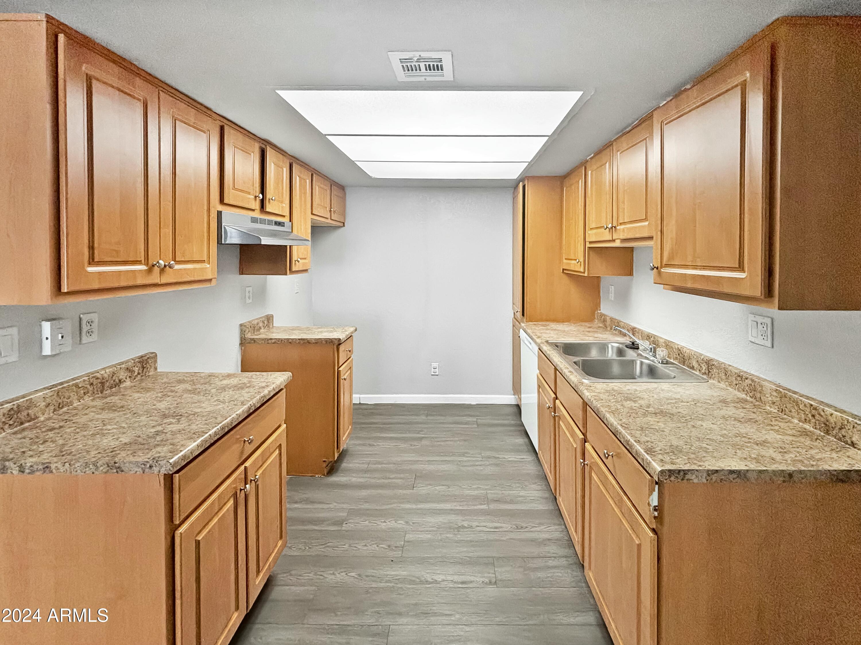 3810 N MARYVALE Parkway 1070