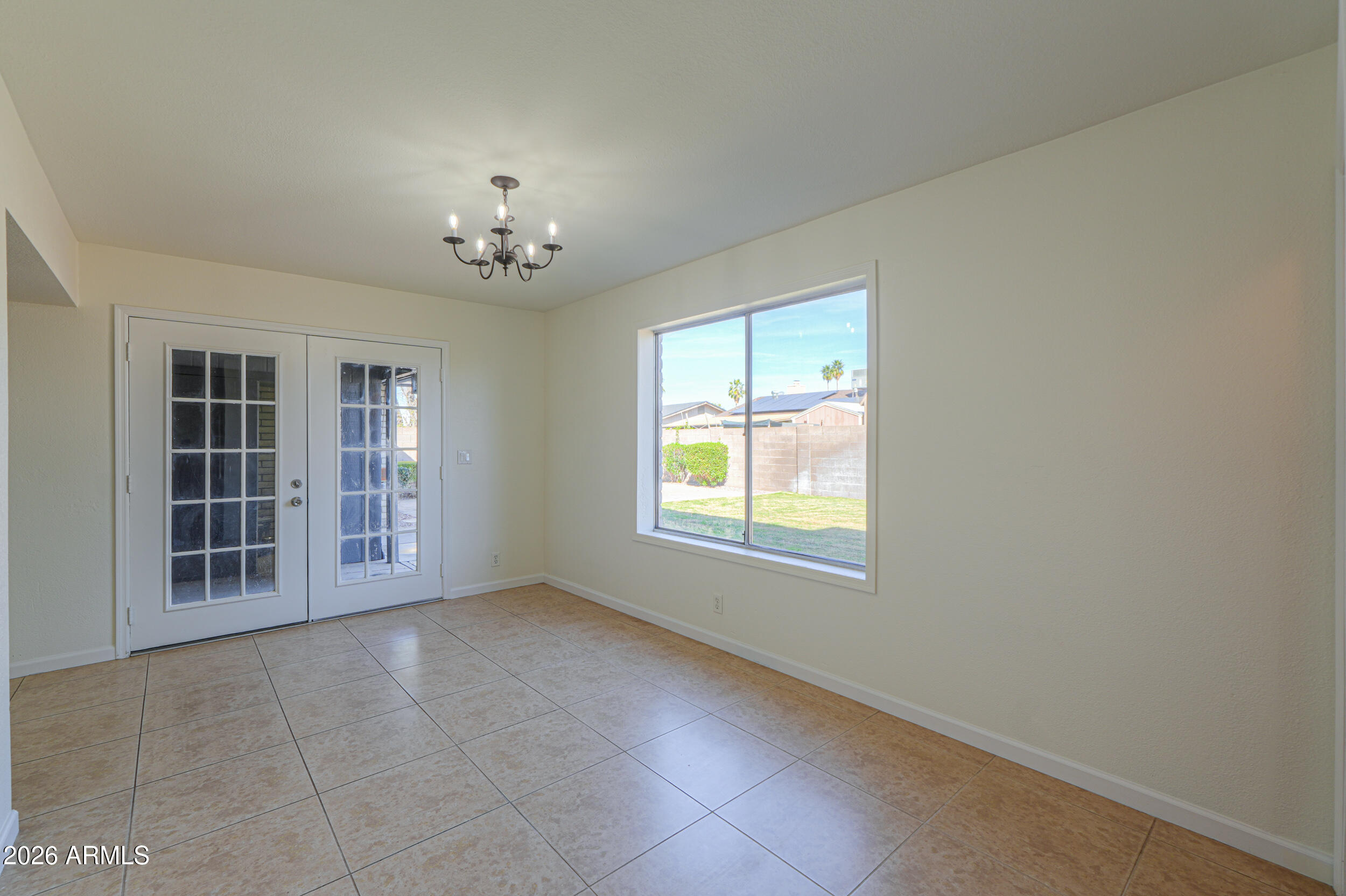 2428 E JUANITA Avenue