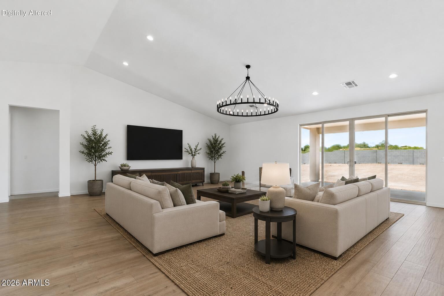 1686 E Carriage Lane