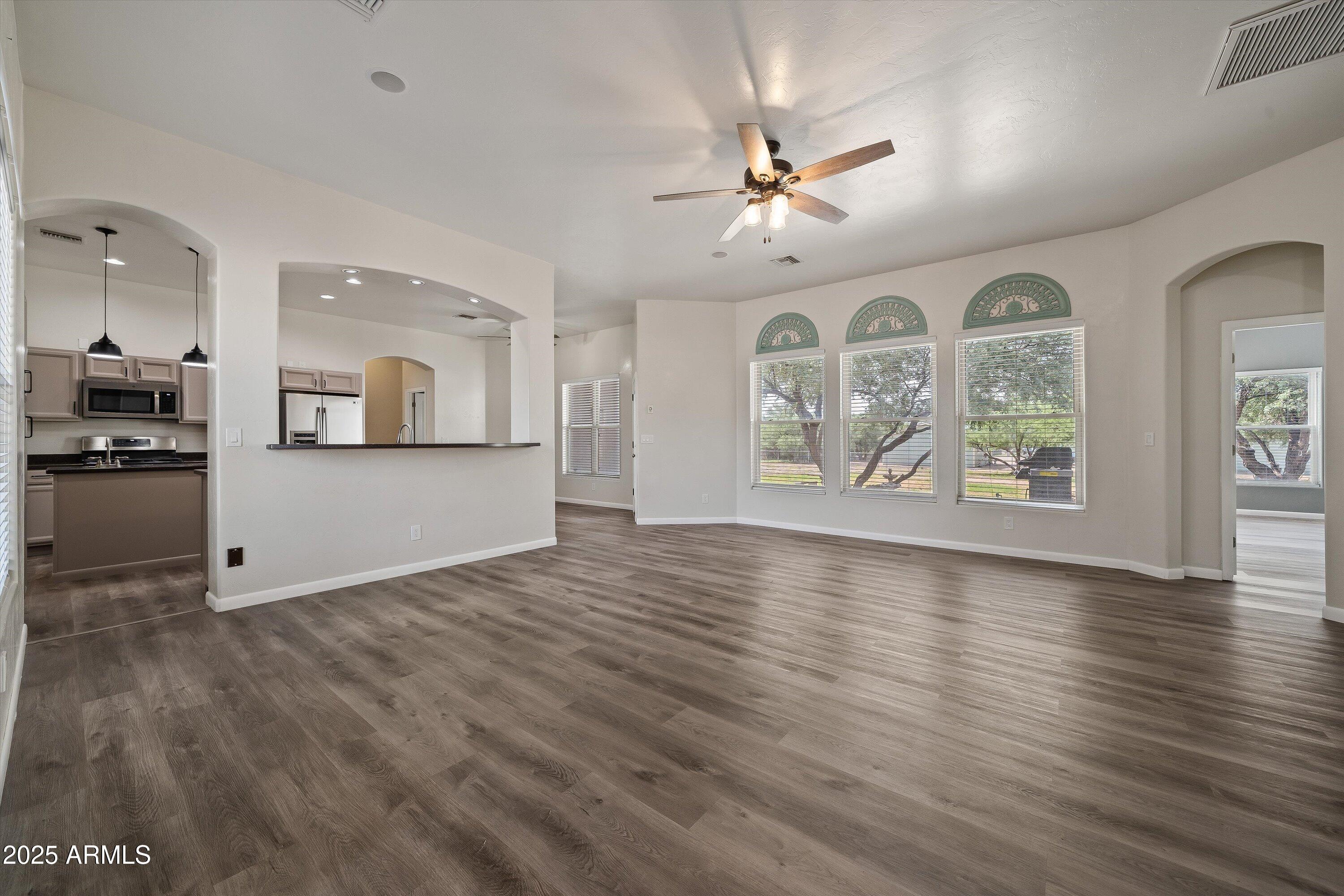 305 W BRANDING IRON Drive
