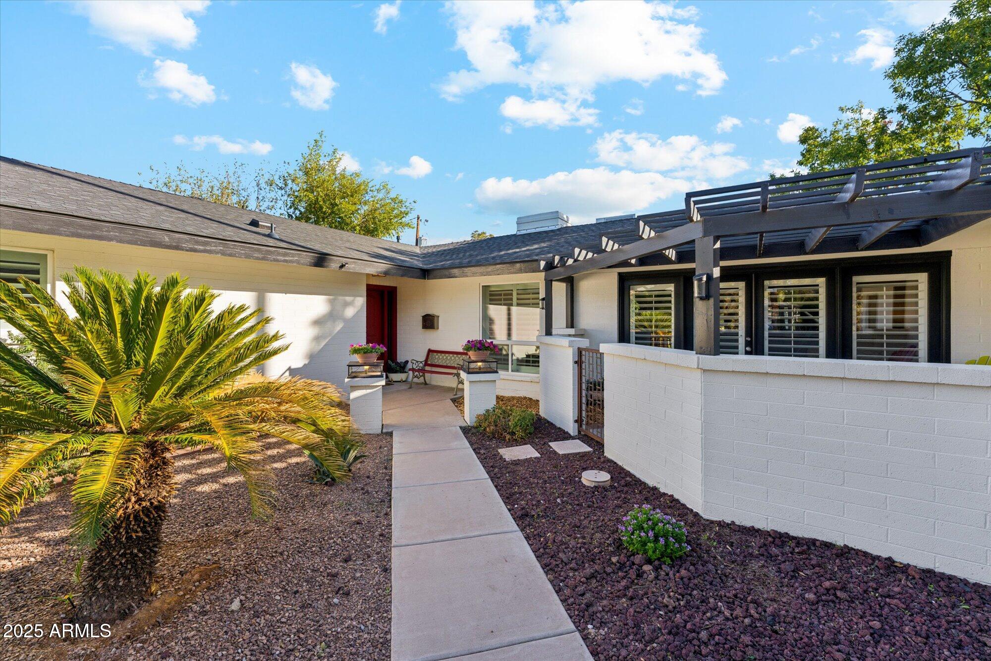 619 E VISTA Avenue
