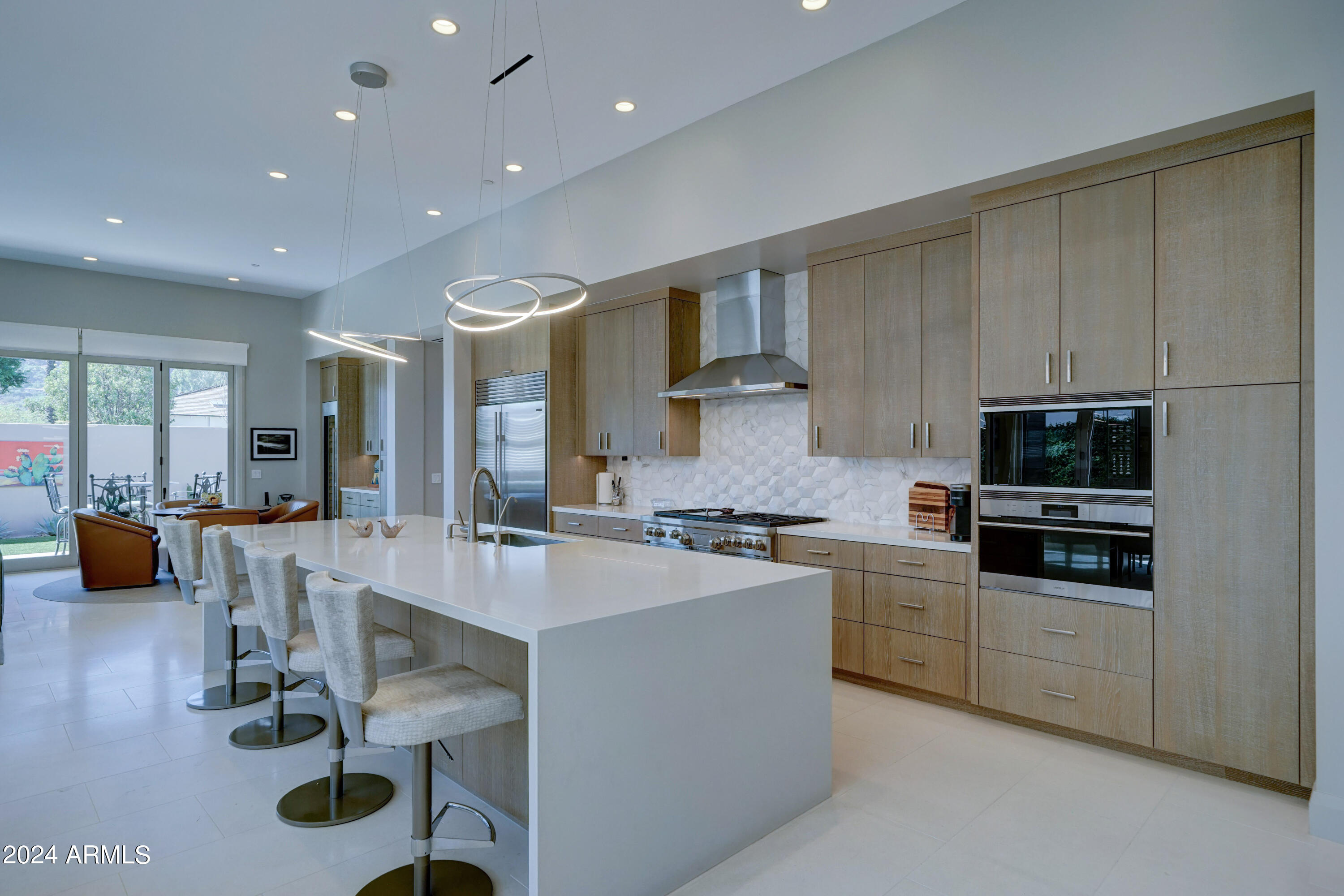 6116 N LAS BRISAS Drive