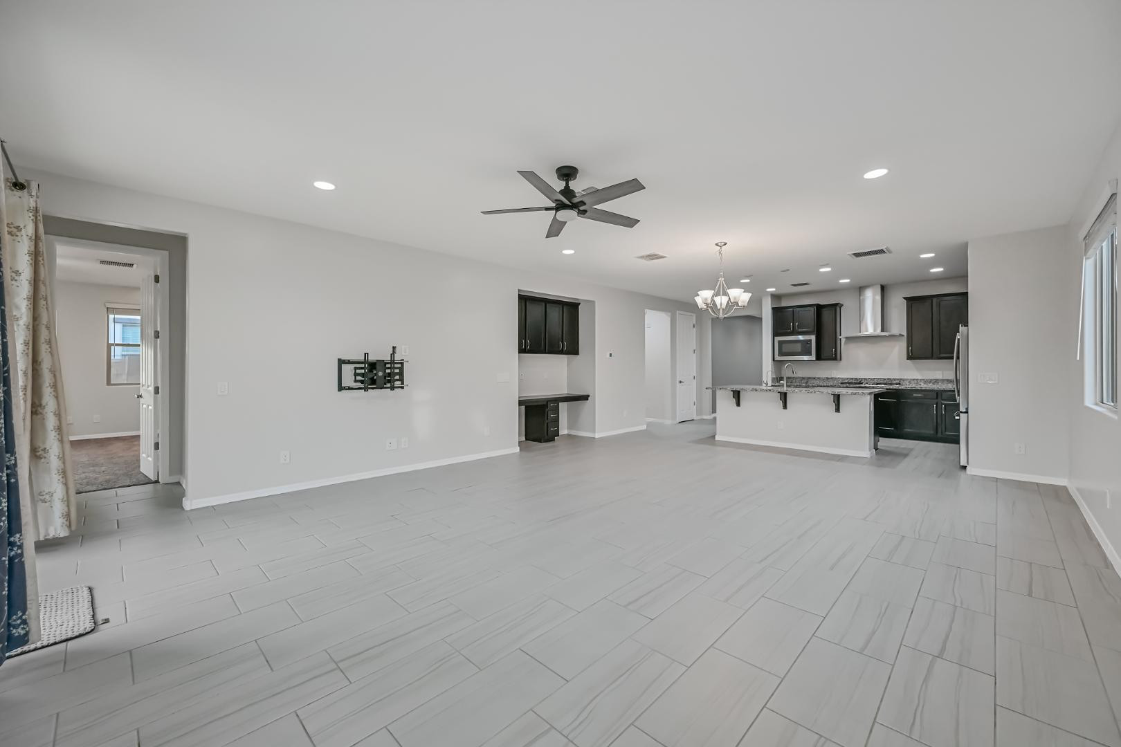 9775 W Cashman Drive