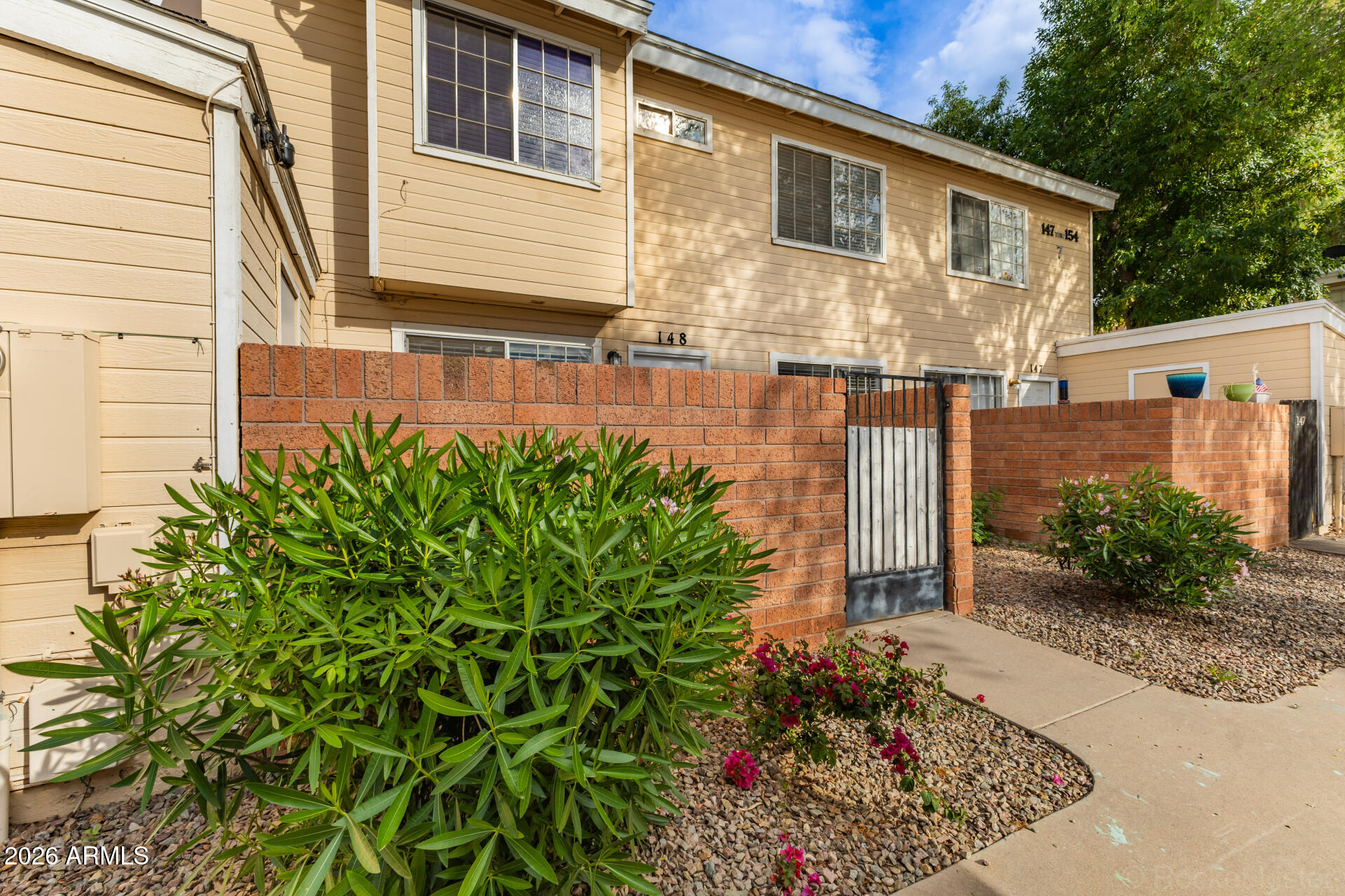 625 S WESTWOOD -- 148