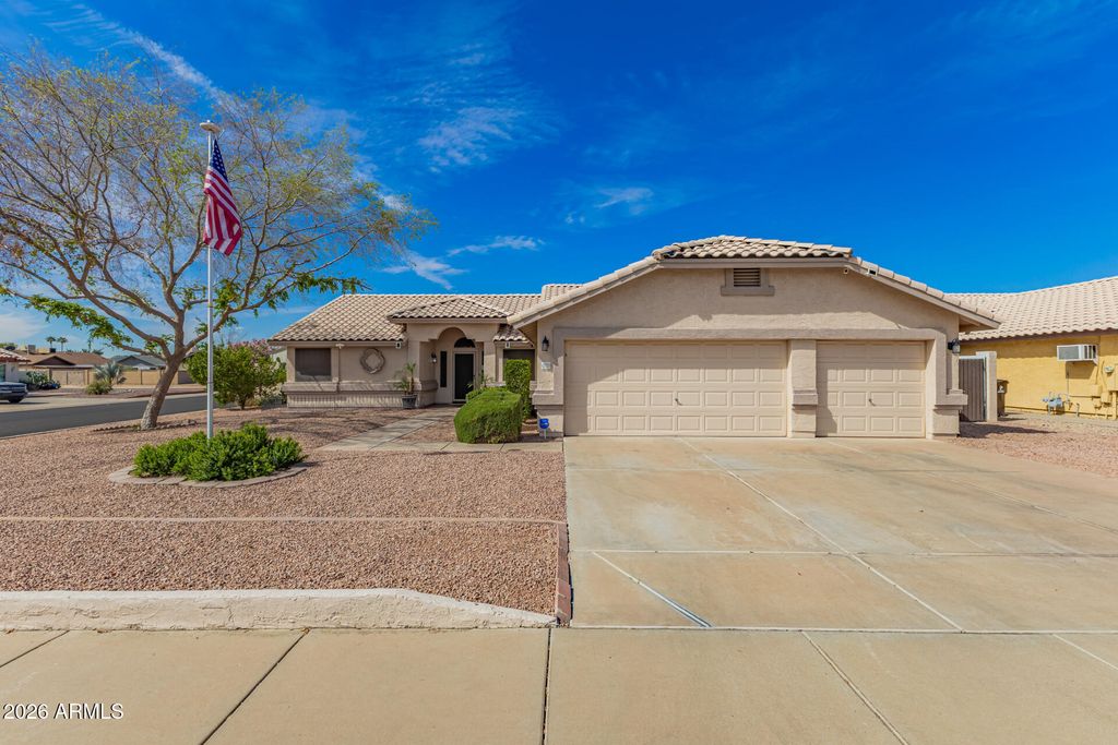Photo of 10346 N 68th Lane, Peoria, AZ 85345 (MLS # 6994290)