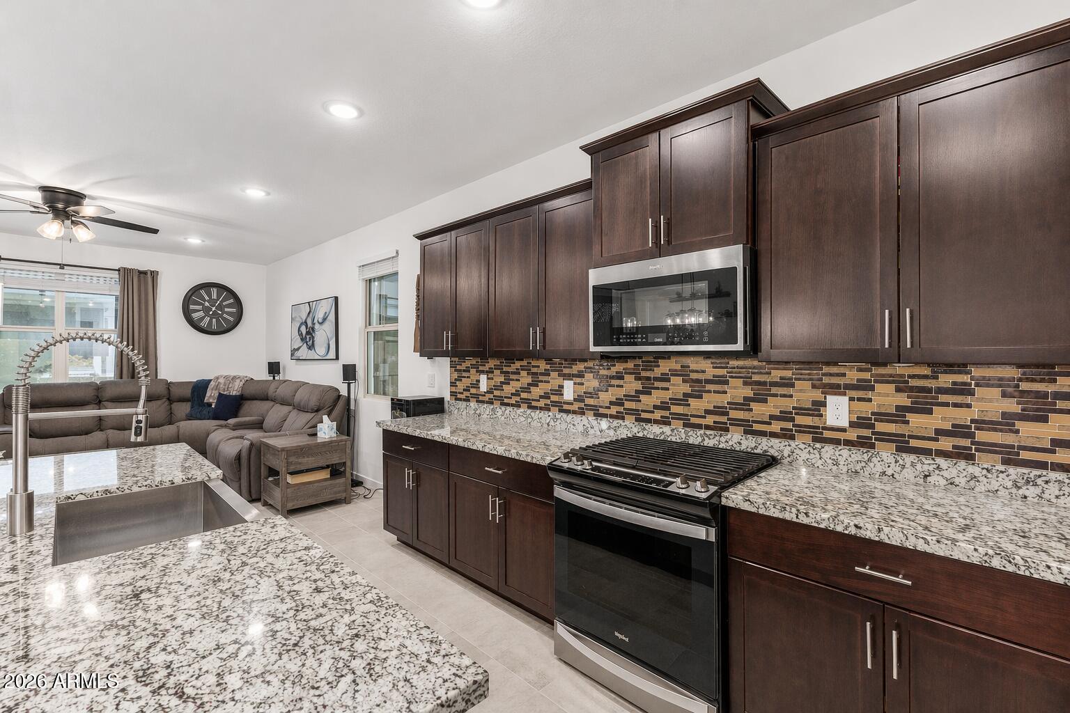 41695 W CATHEDRAL ROCK Pass