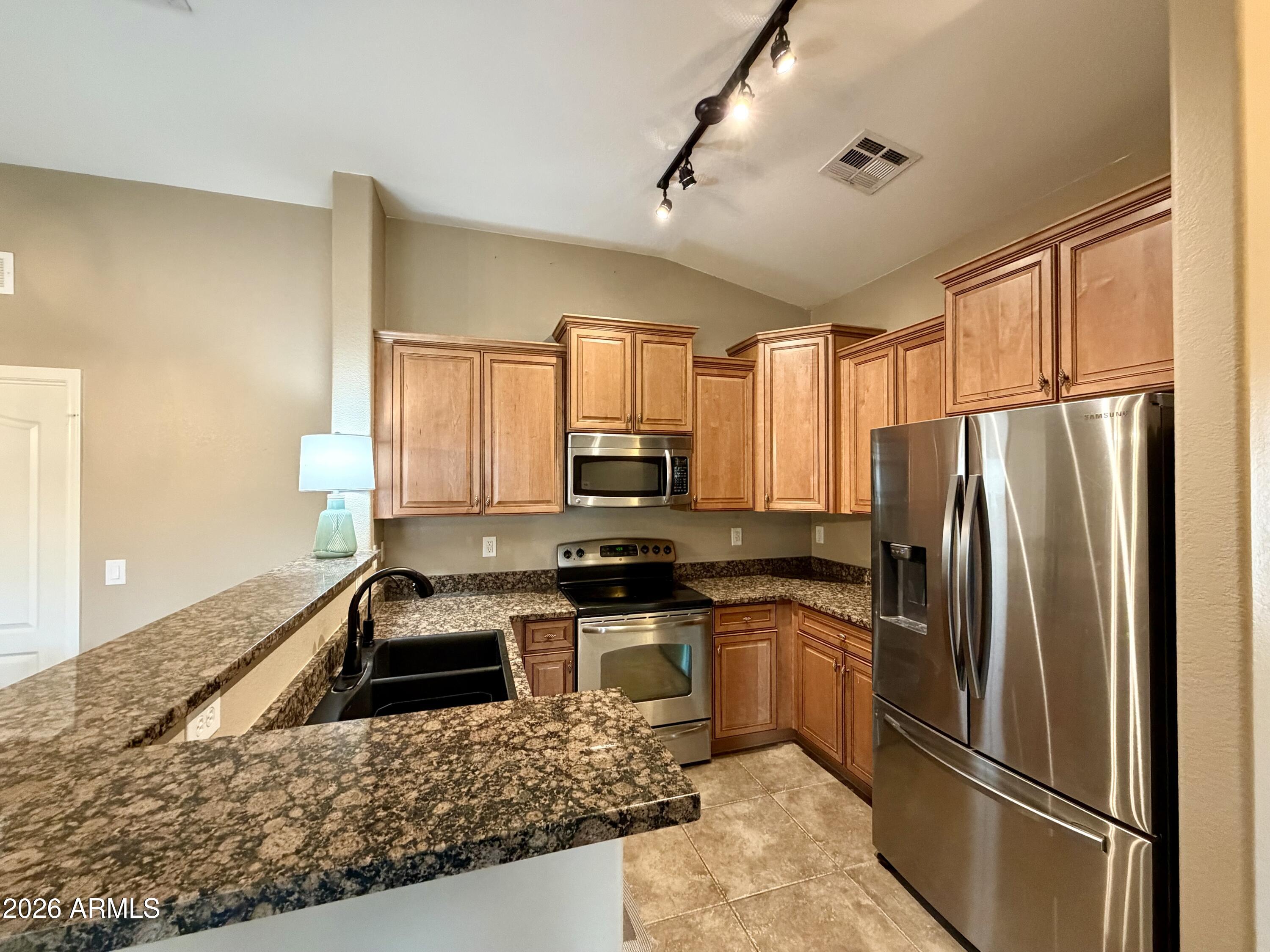 2725 E MINE CREEK Road 2058