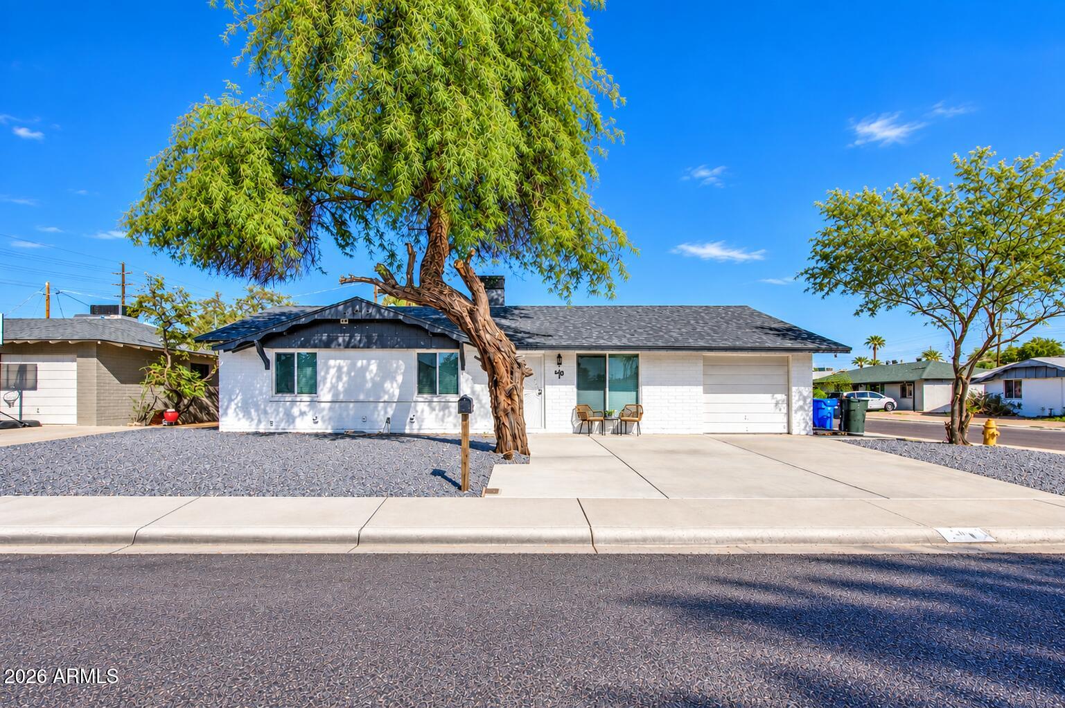 9043 N 16th Drive