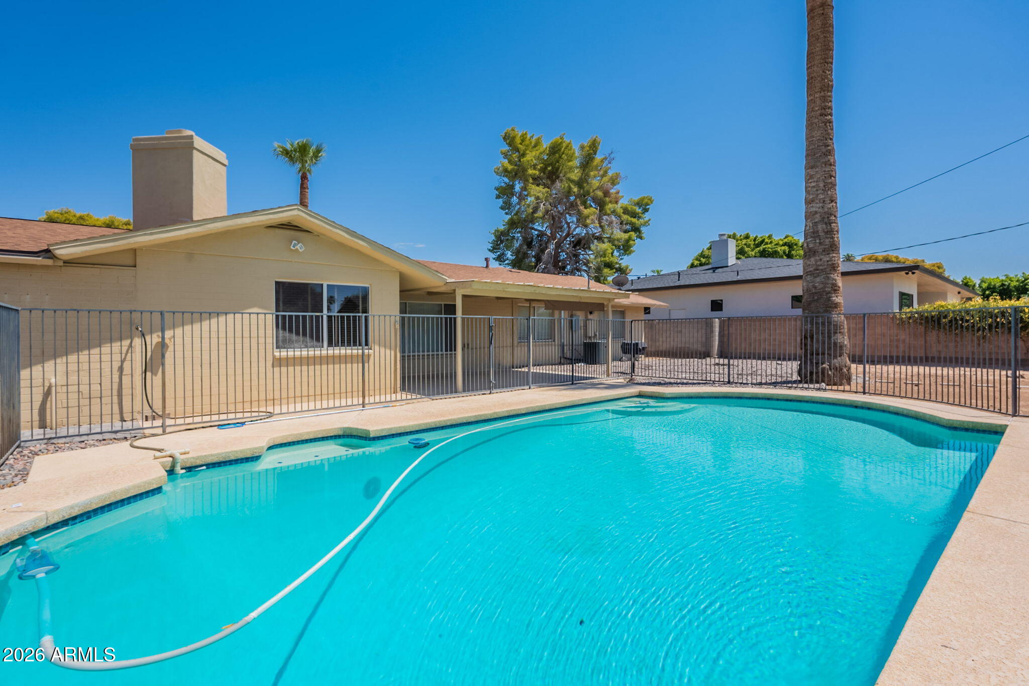 6839 E MONTECITO Avenue