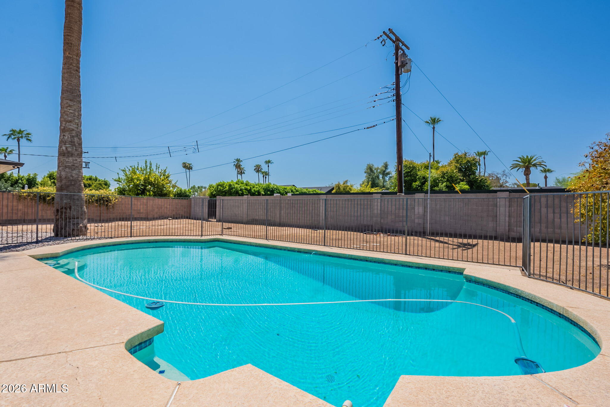 6839 E MONTECITO Avenue