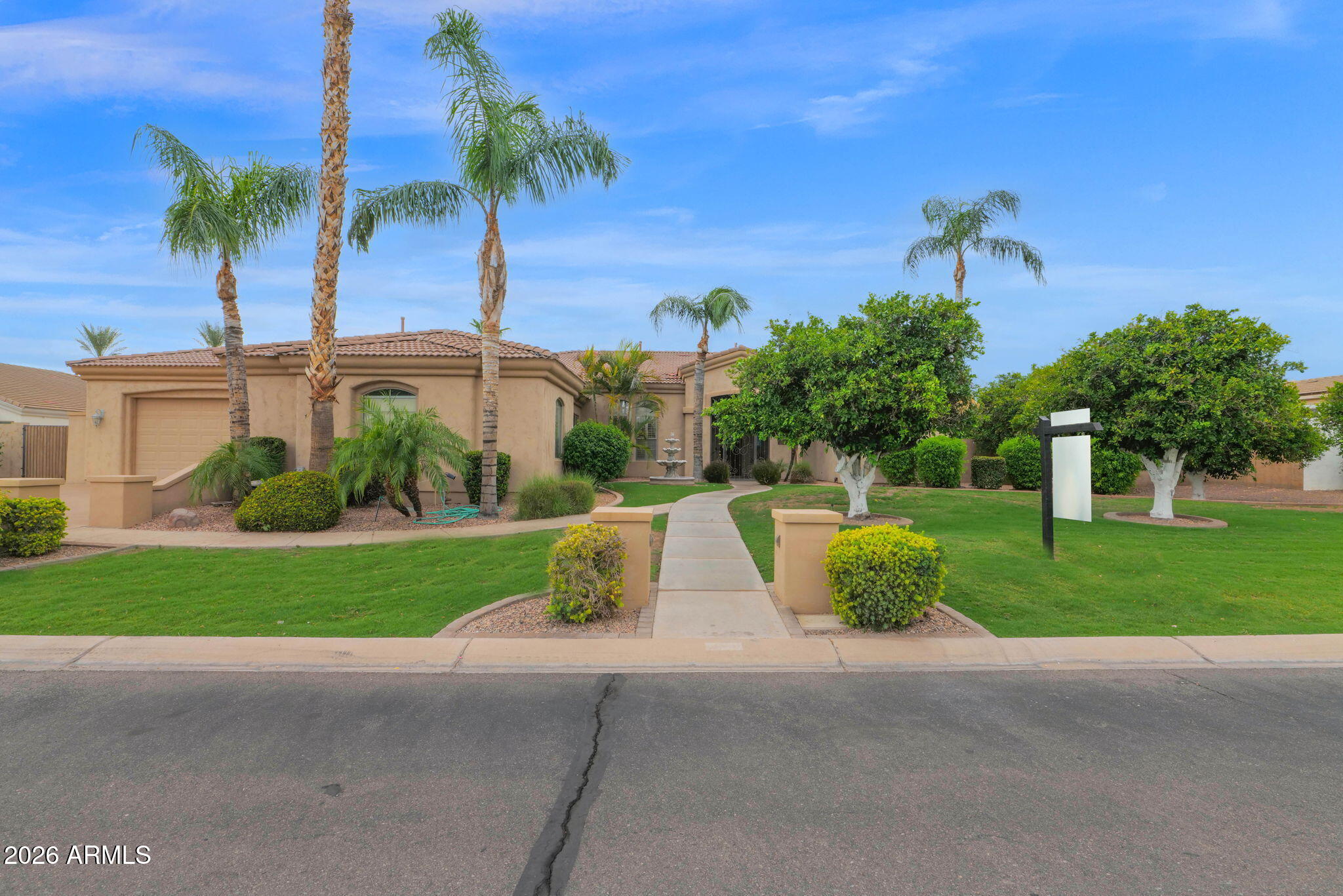 3418 E JUNE Circle