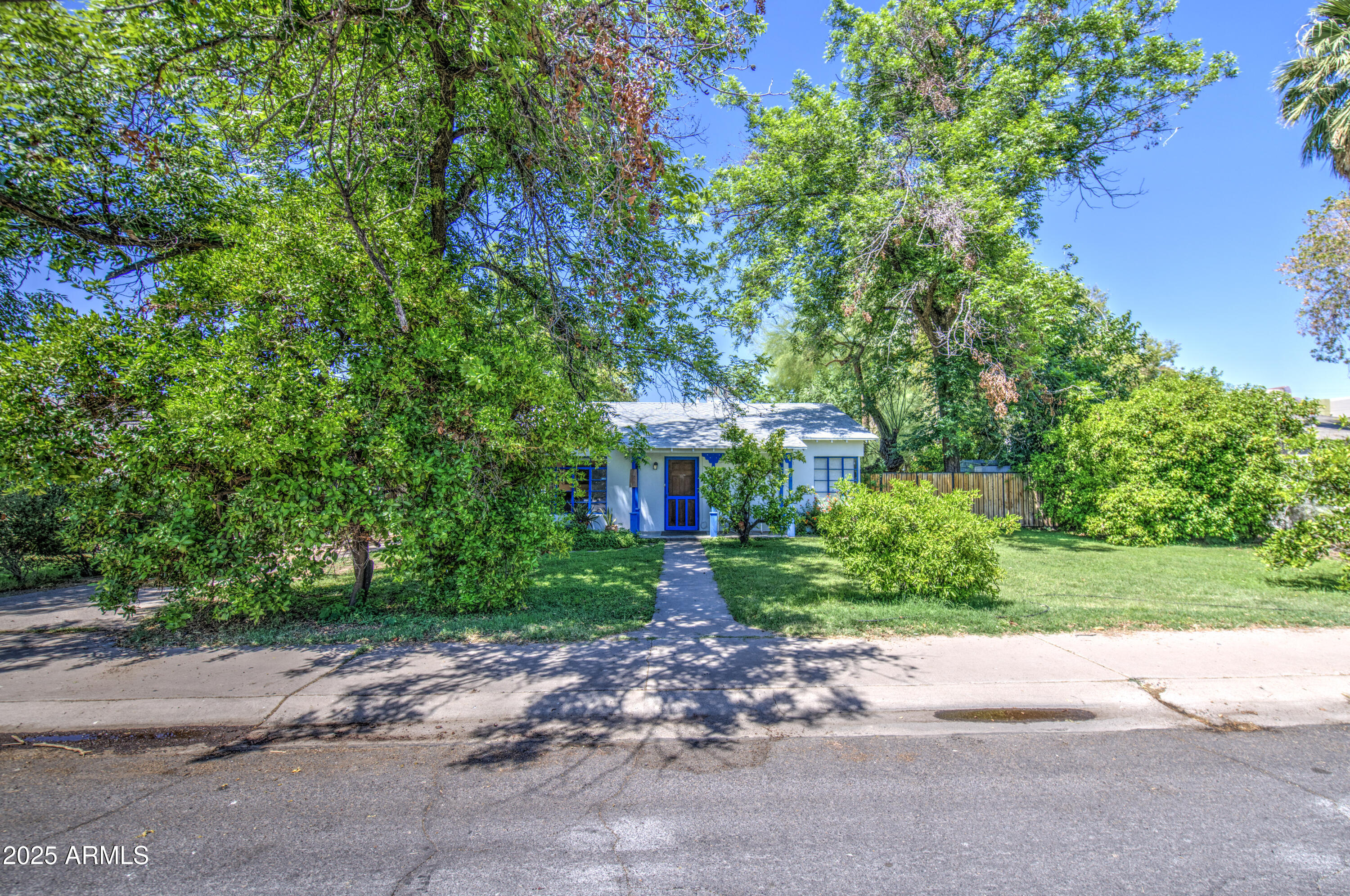 220 E 14TH Street