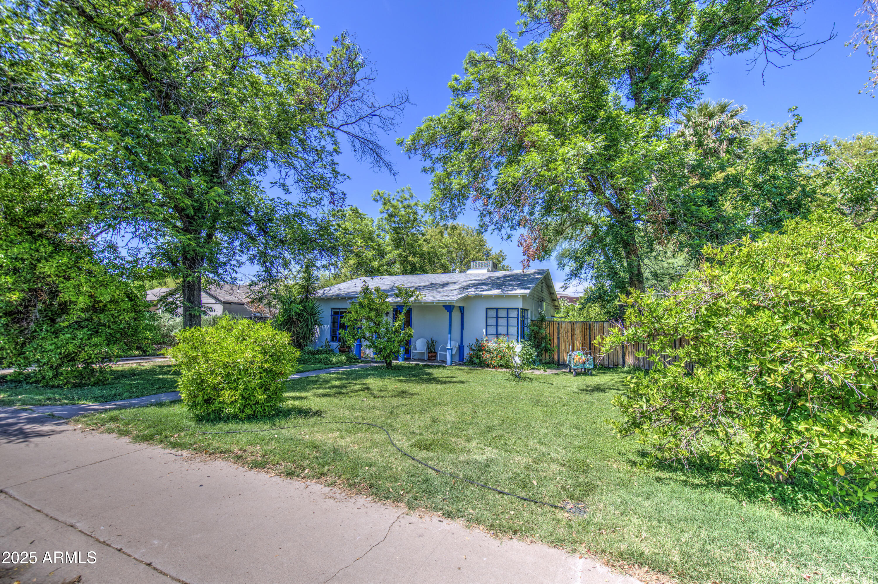 220 E 14TH Street