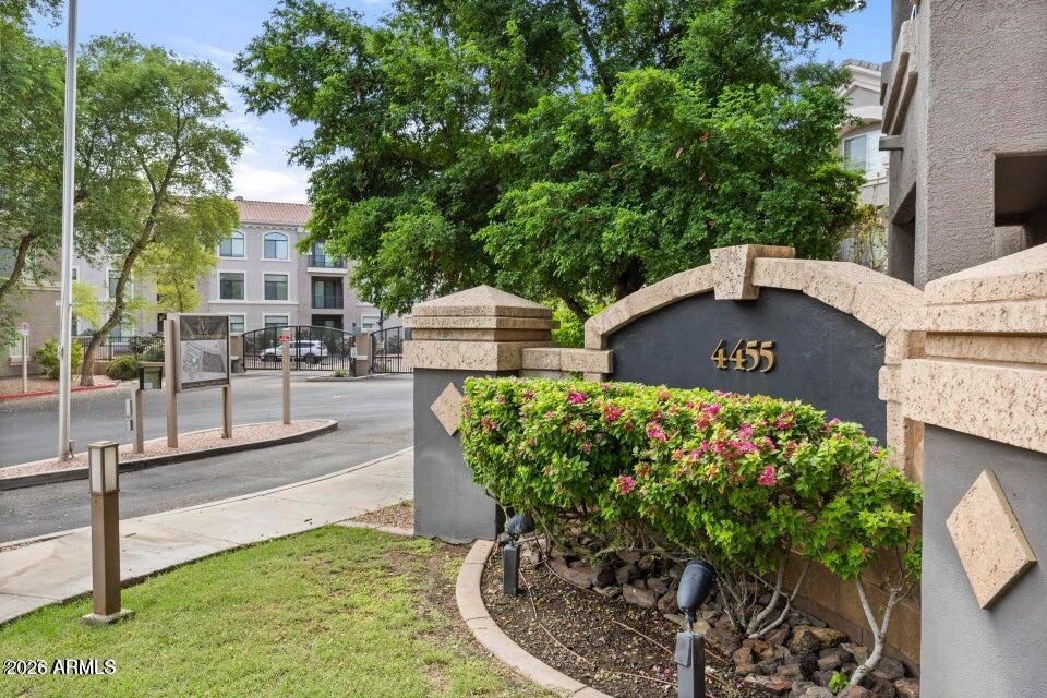 Villas at Stonecreek Luxury Condominiums - Residential