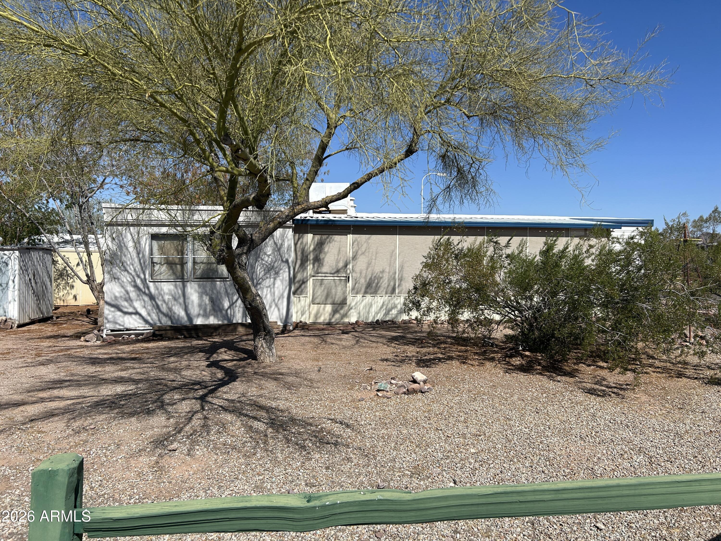 939 N Acacia Road 1