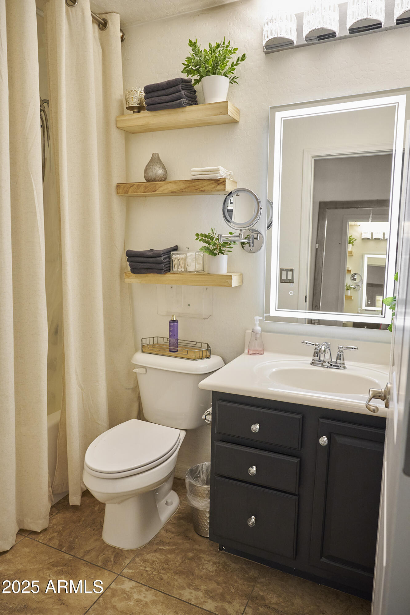 Phoenix, Arizona 85041, United States, 4 Bedrooms Bedrooms, ,2 BathroomsBathrooms,Residential,Active,100018