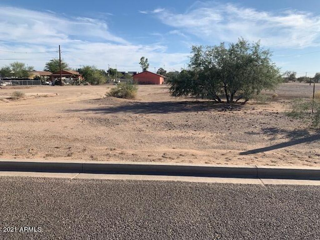 Photo of 601 W Dr Martin Luther King Street #LOT 1 (Multi-Family), Eloy, AZ 85131 (MLS # 6966305)