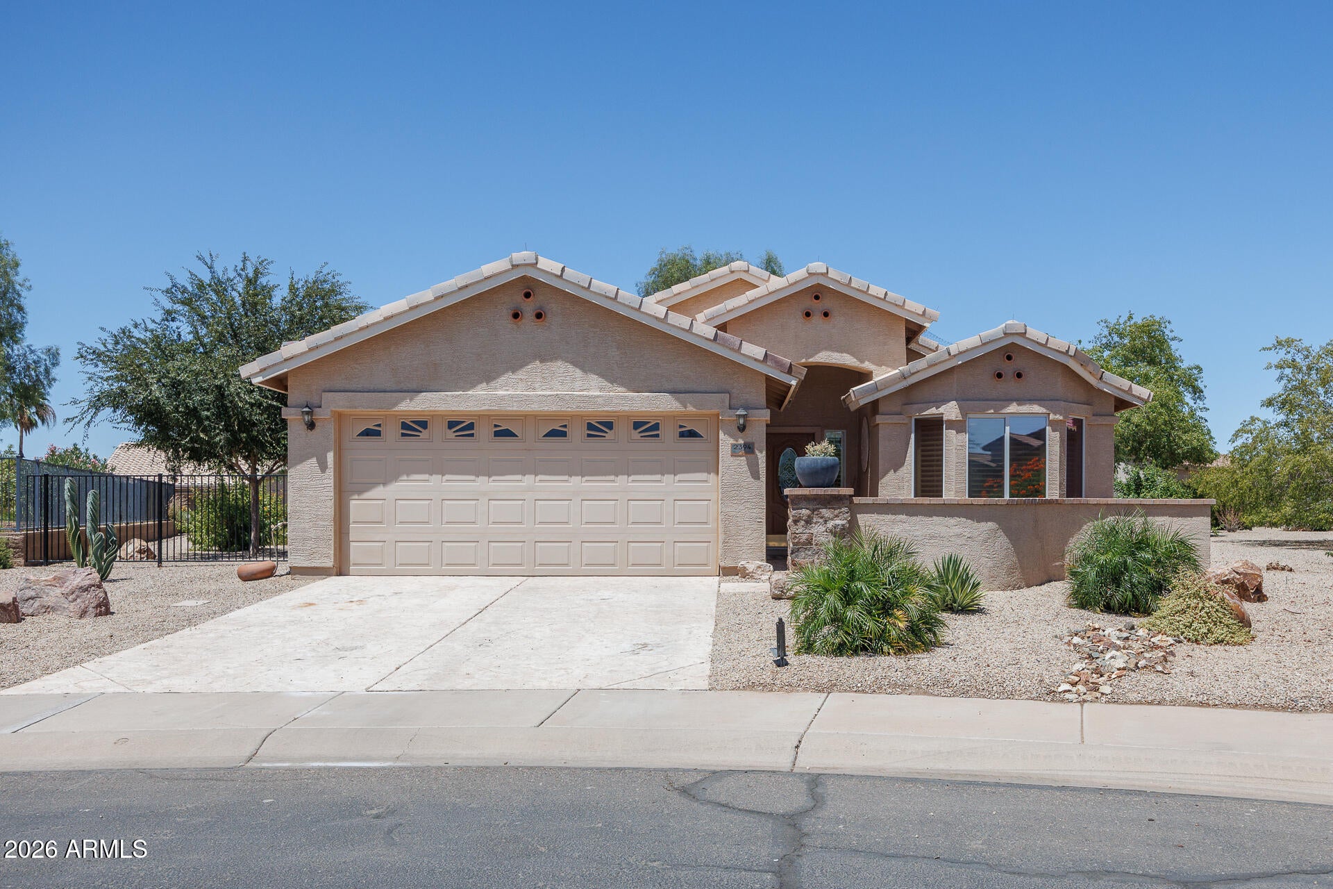 2394 E SEVILLE Court