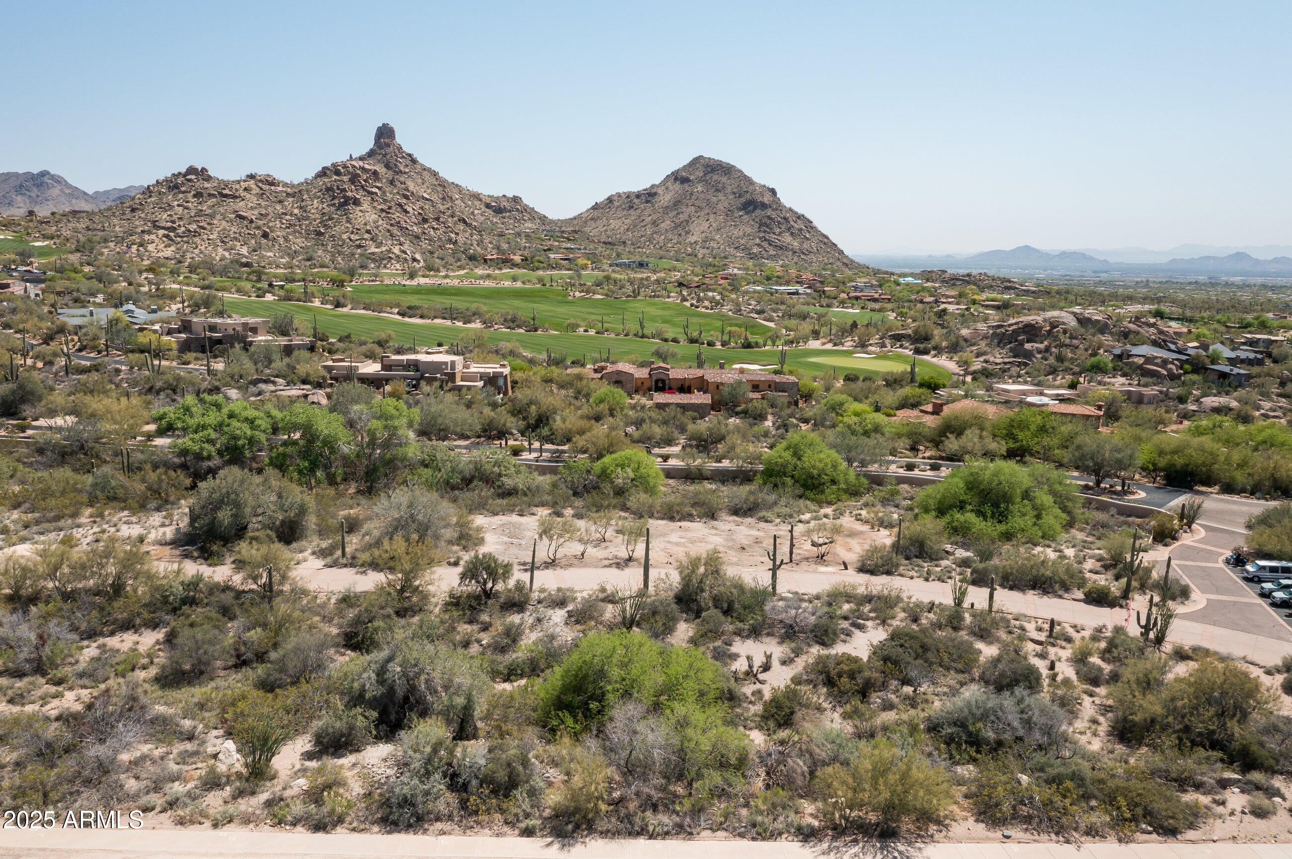 9804 E RUNNING DEER Trail