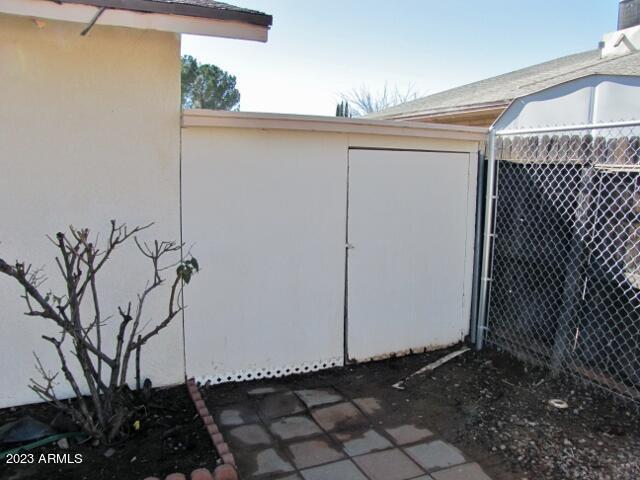 QUAIL HOLLOW - Residential Lease