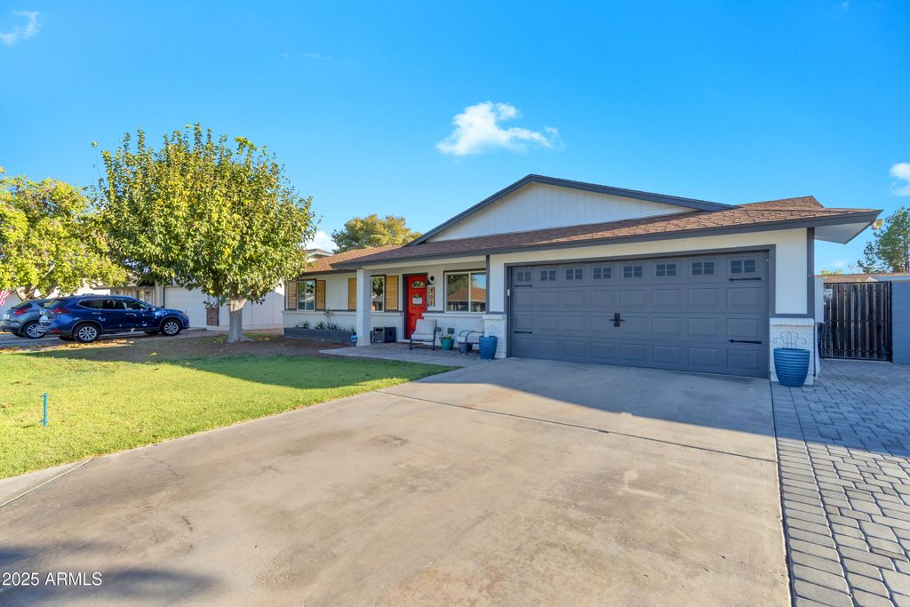 Photo of 301 E Merrill Avenue, Gilbert, AZ 85234 (MLS # 6931355)