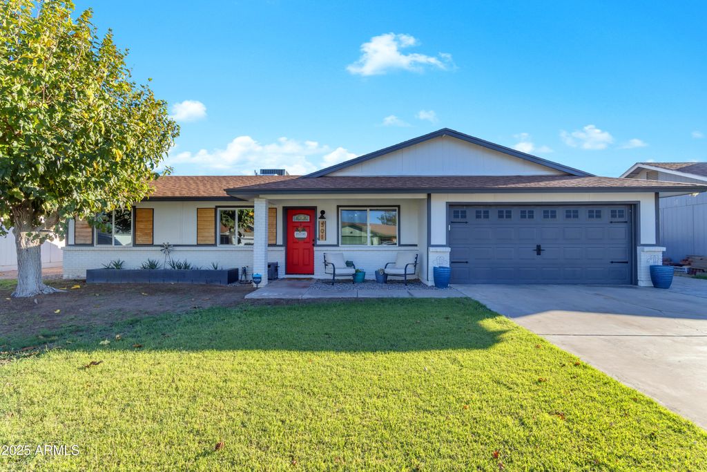 Photo of 301 E Merrill Avenue, Gilbert, AZ 85234 (MLS # 6931355)