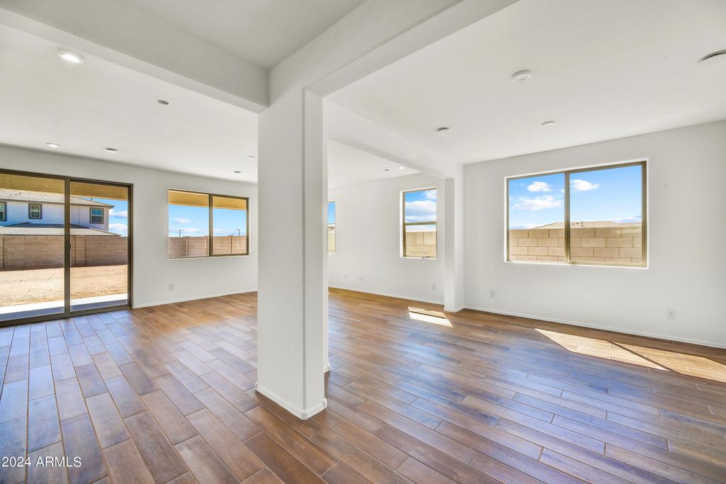 Photo of 5881 N 193rd Drive, Litchfield Park, AZ 85340 (MLS # 6904609)