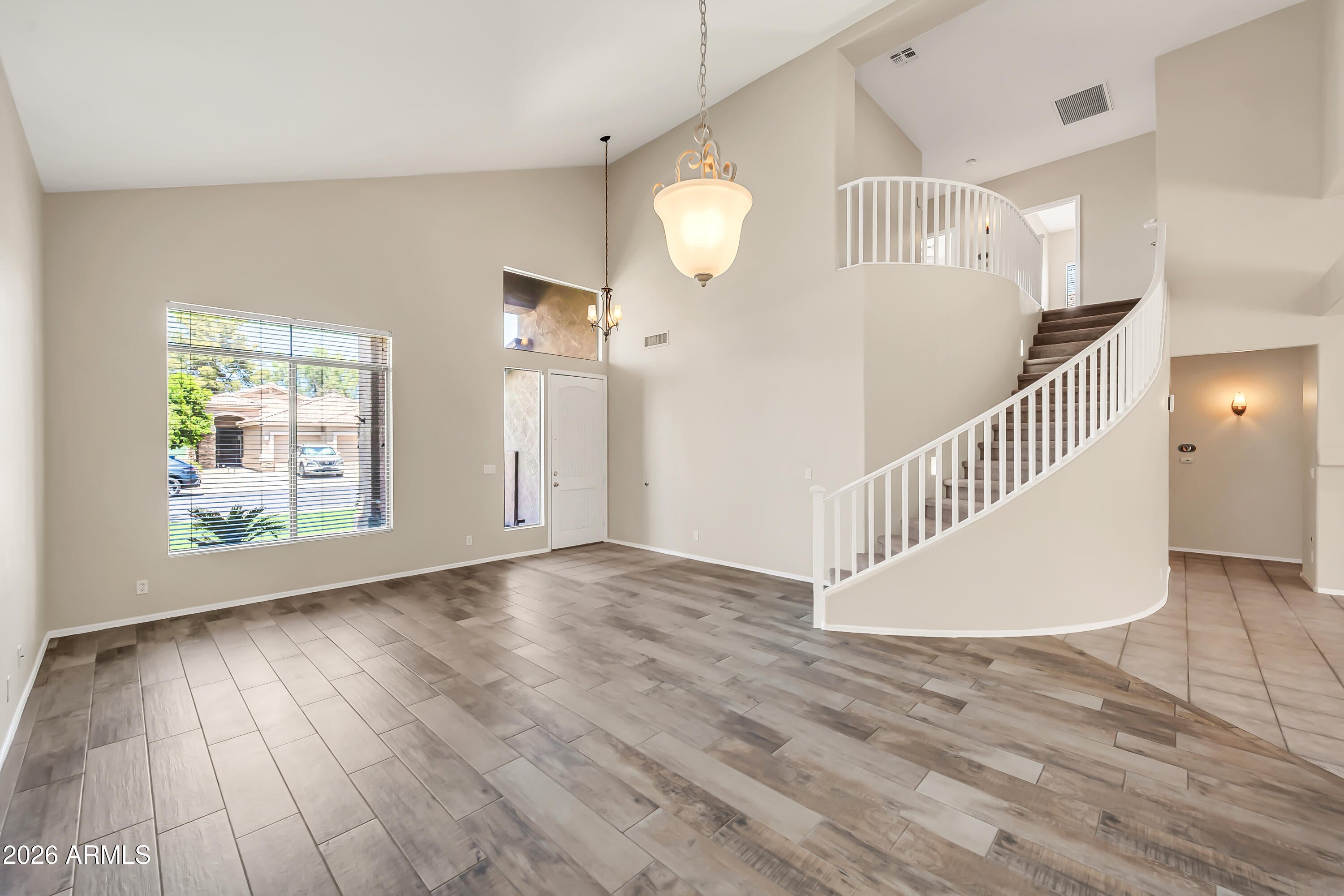 4049 E ASPEN Way