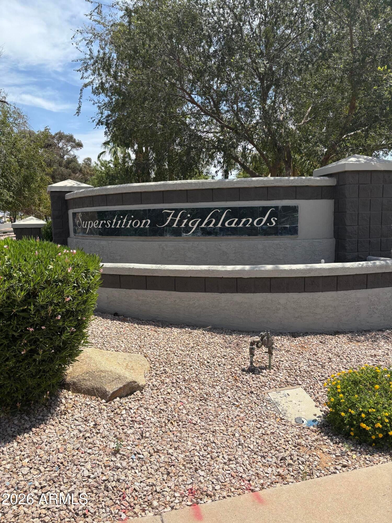 4049 E ASPEN Way
