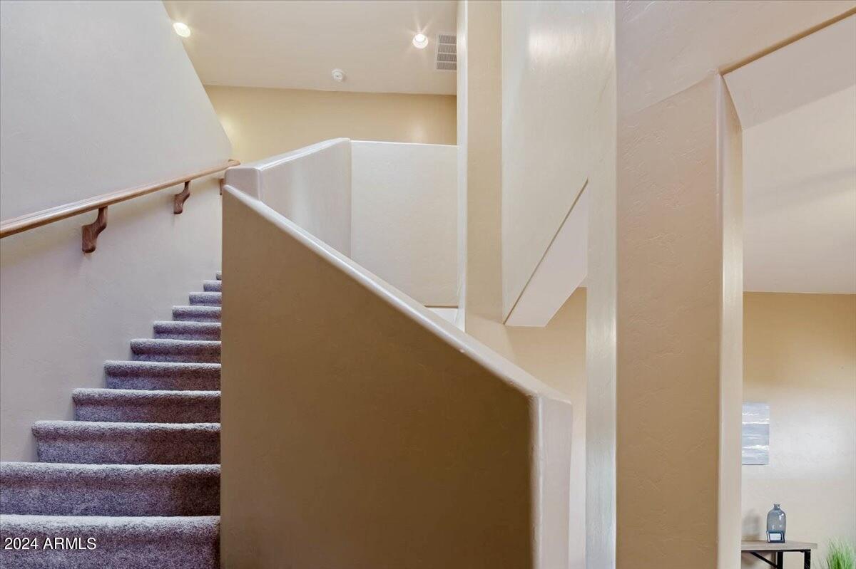 THE LEGENDS VALIENTE - Residential