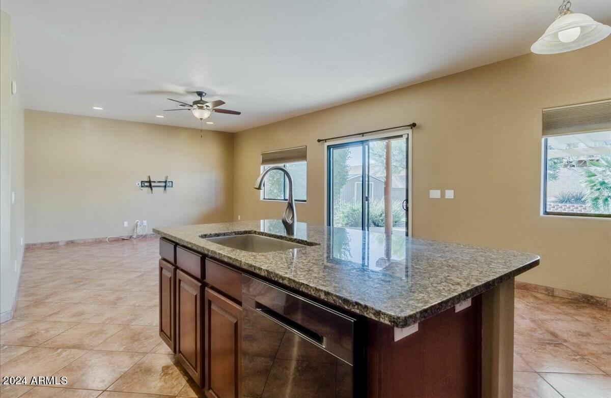 THE LEGENDS VALIENTE - Residential